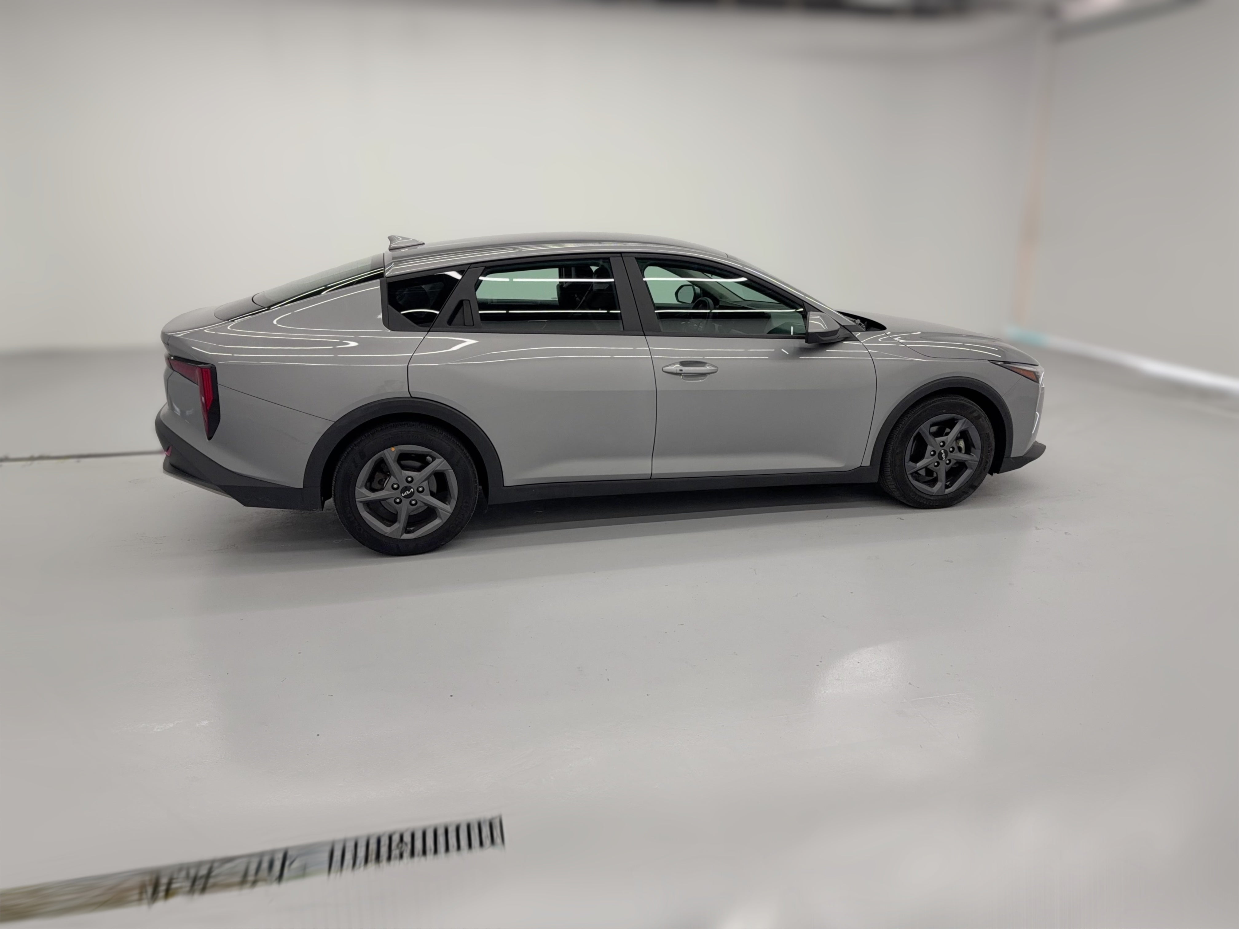 2025 Kia K4 LXS - Photo 29