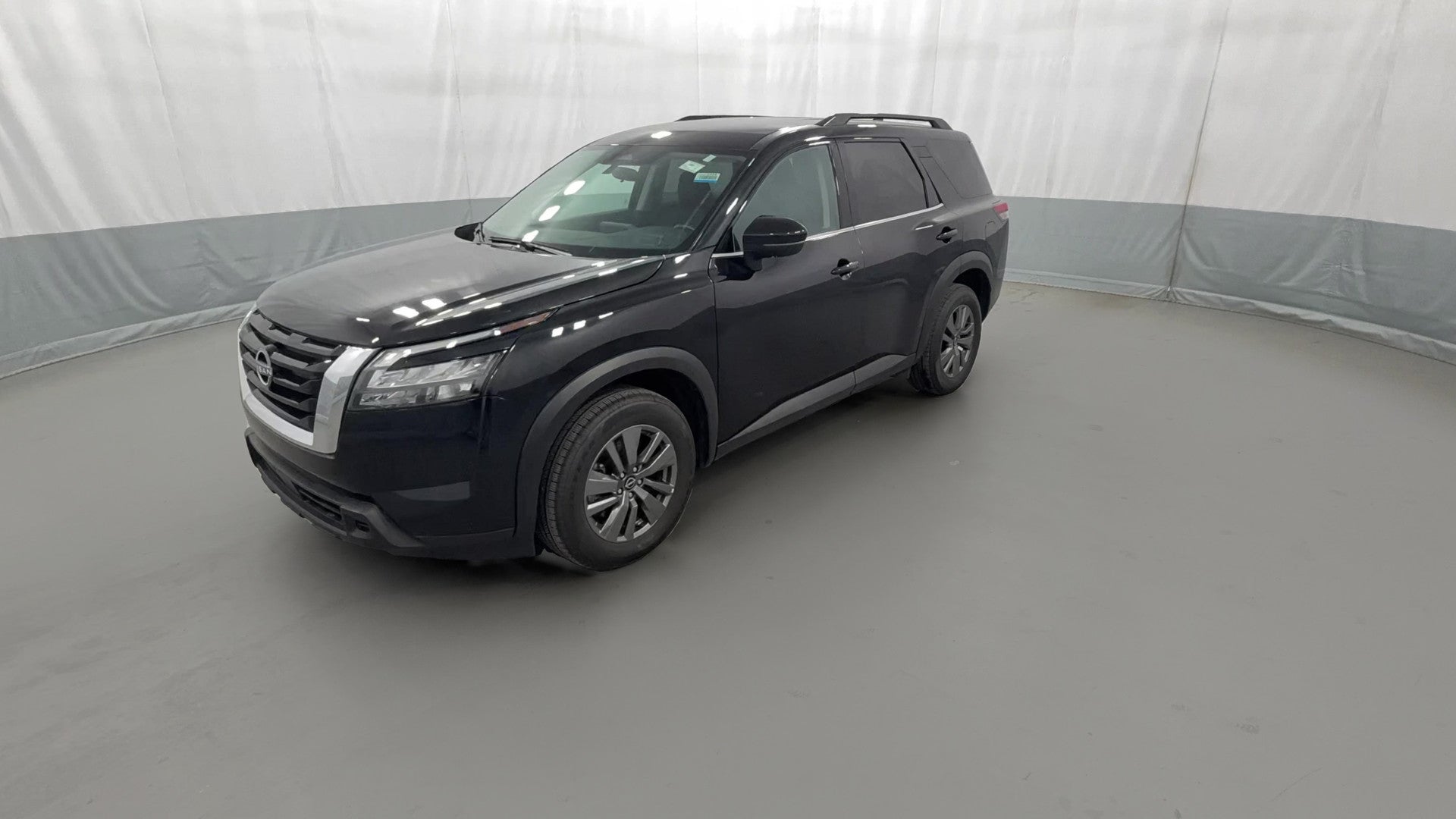 2025 Nissan Pathfinder vehicle photo
