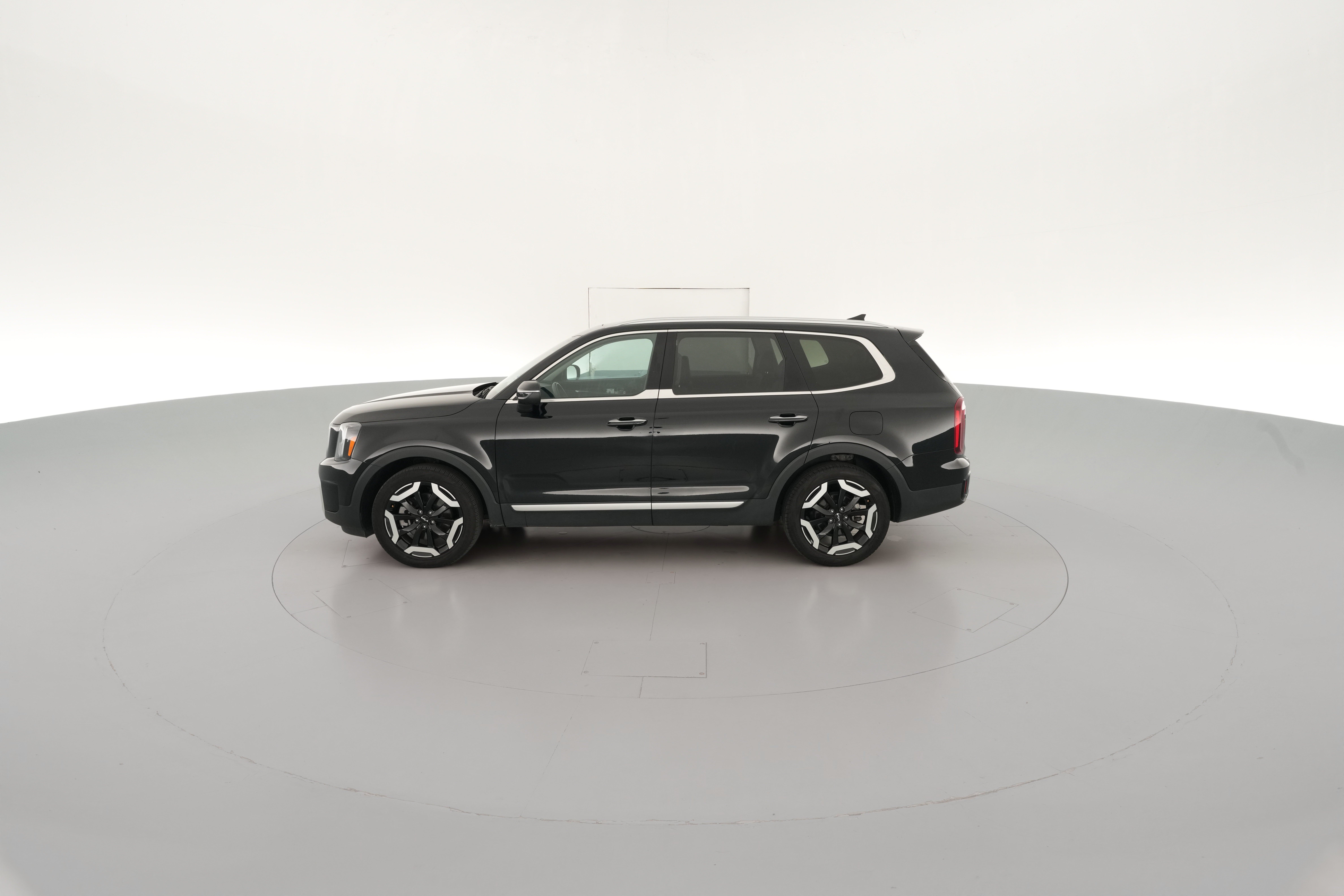 2025 Kia Telluride S - Photo 29