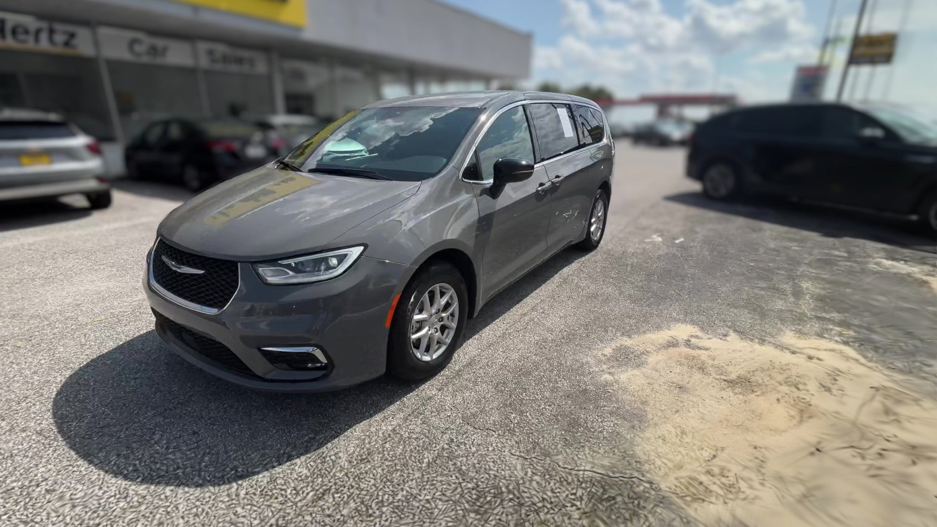2025 Chrysler Pacifica vehicle photo