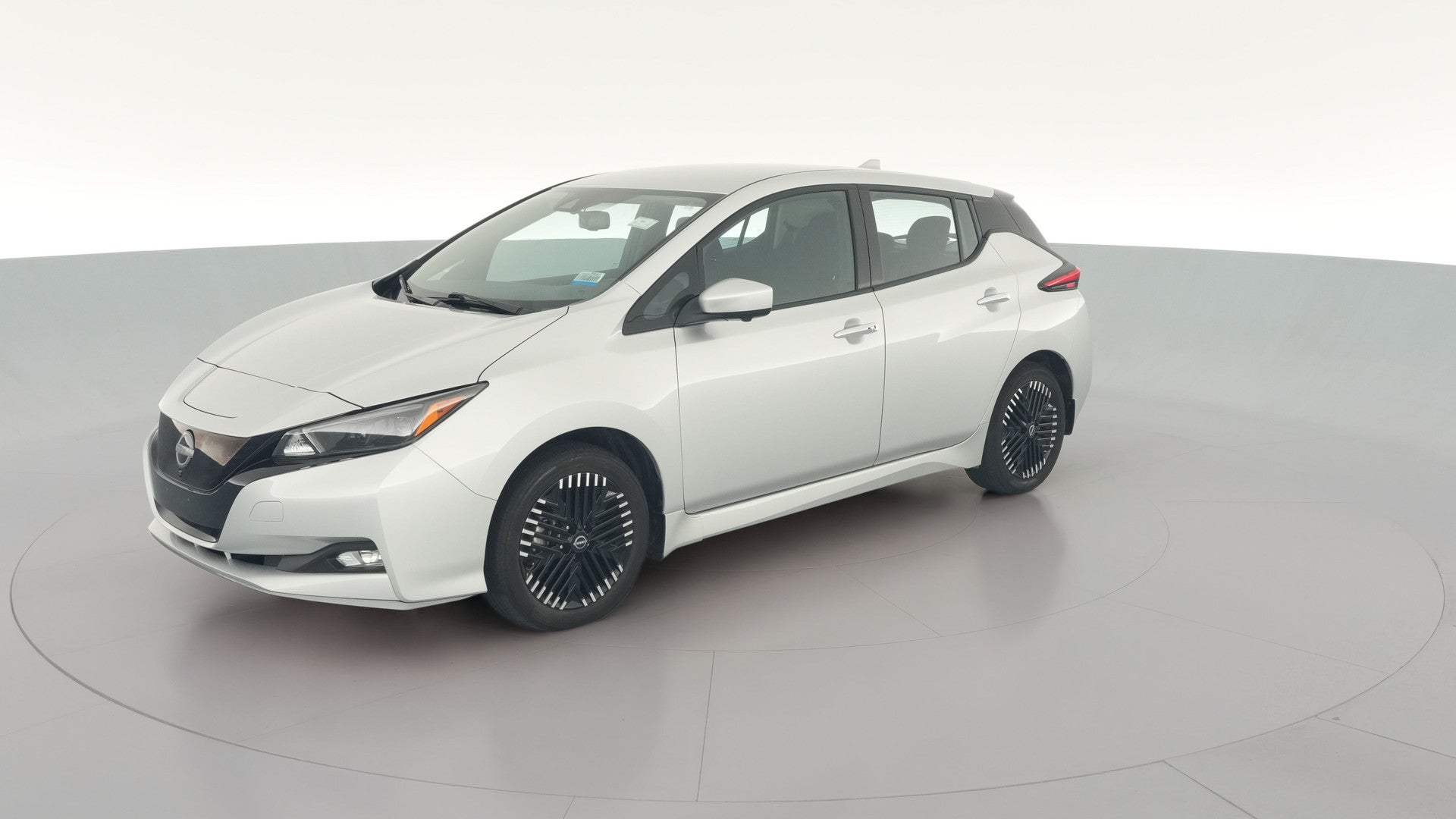 2025 Nissan LEAF vehicle photo