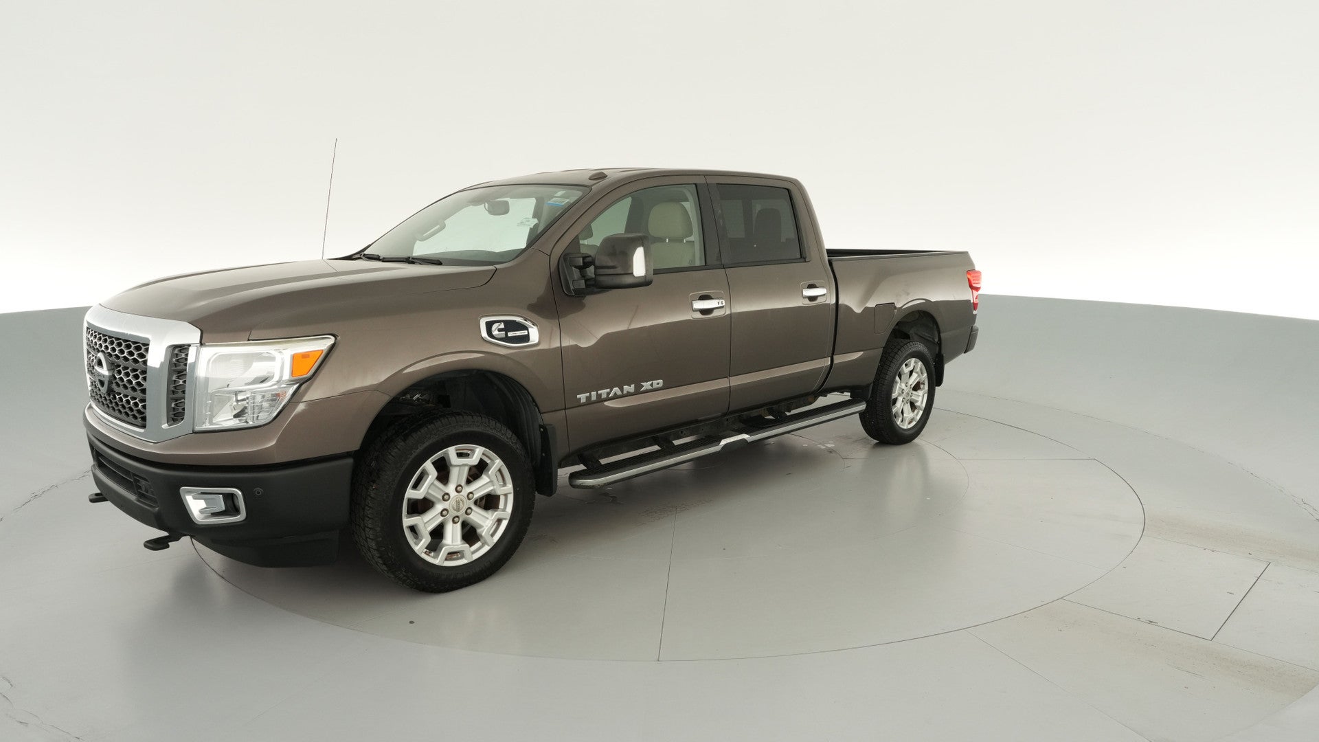 2017 Nissan TITAN XD Crew Cab vehicle photo