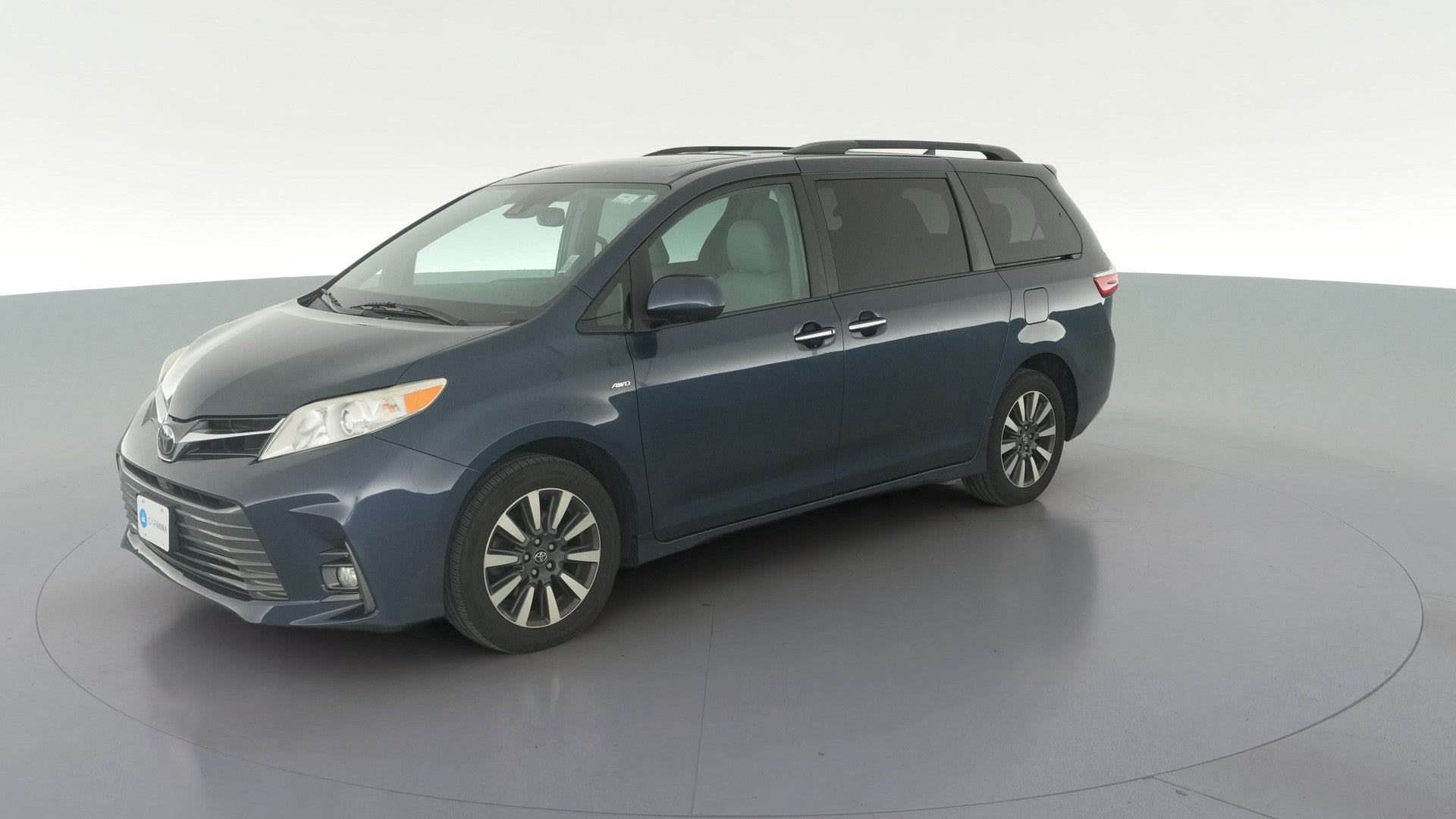 2018 Toyota Sienna vehicle photo