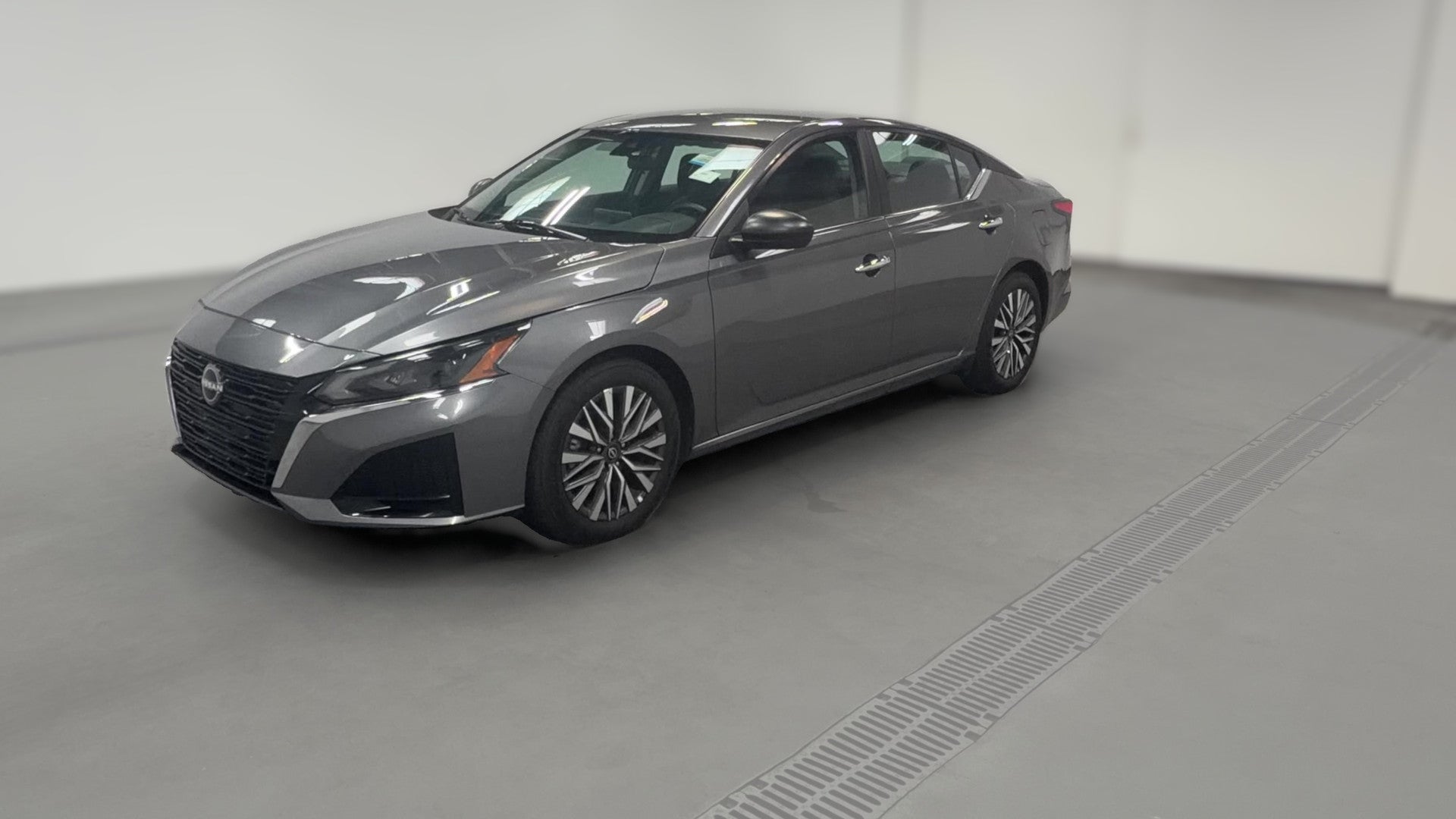 2025 Nissan Altima vehicle photo