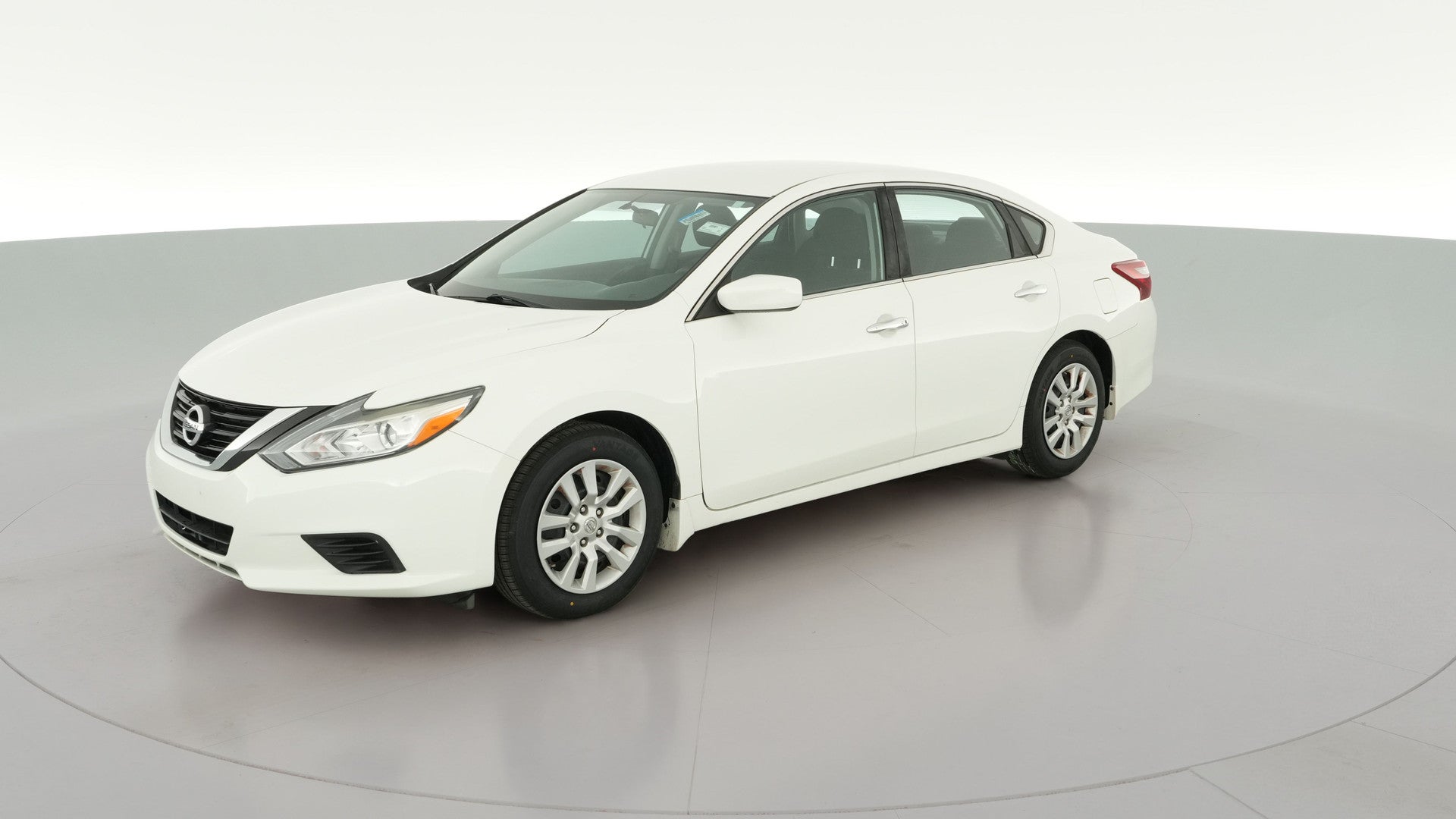 2018 Nissan Altima vehicle photo