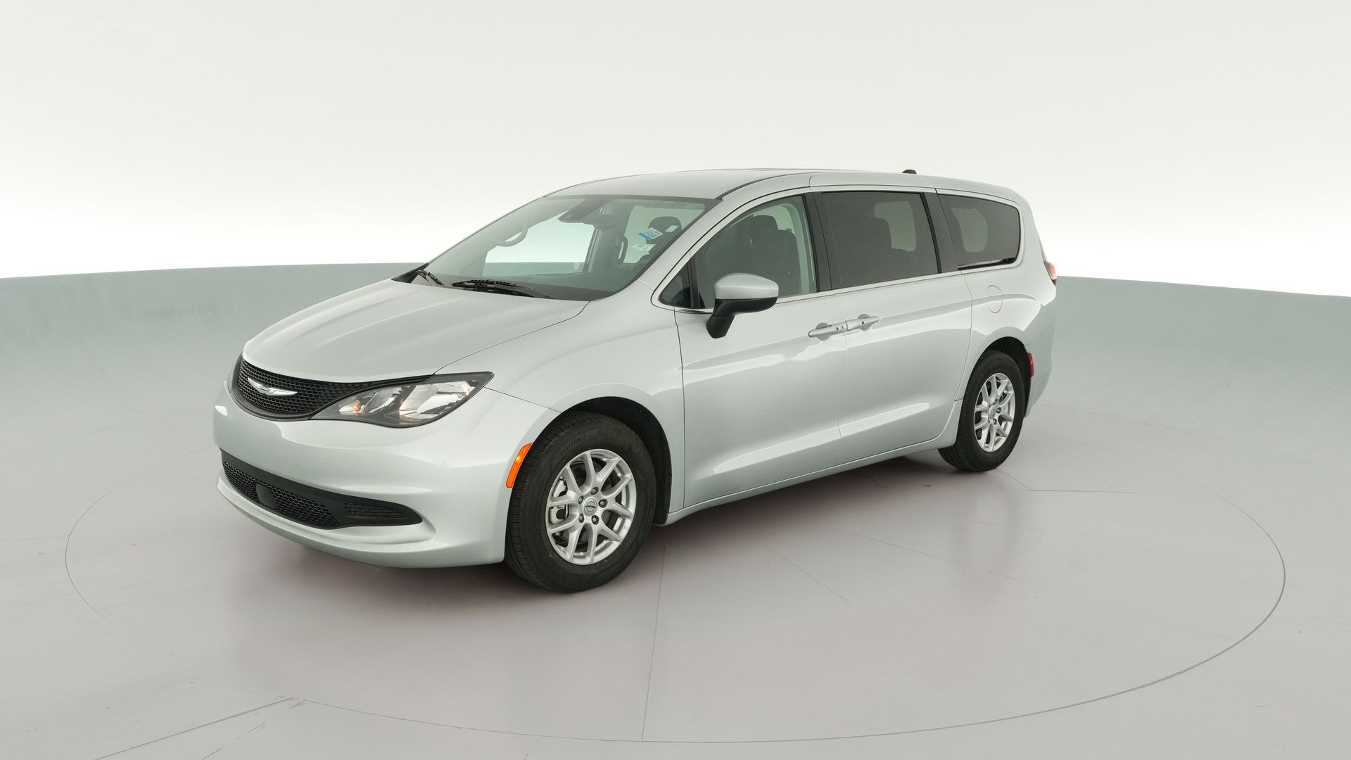 2023 Chrysler Voyager vehicle photo
