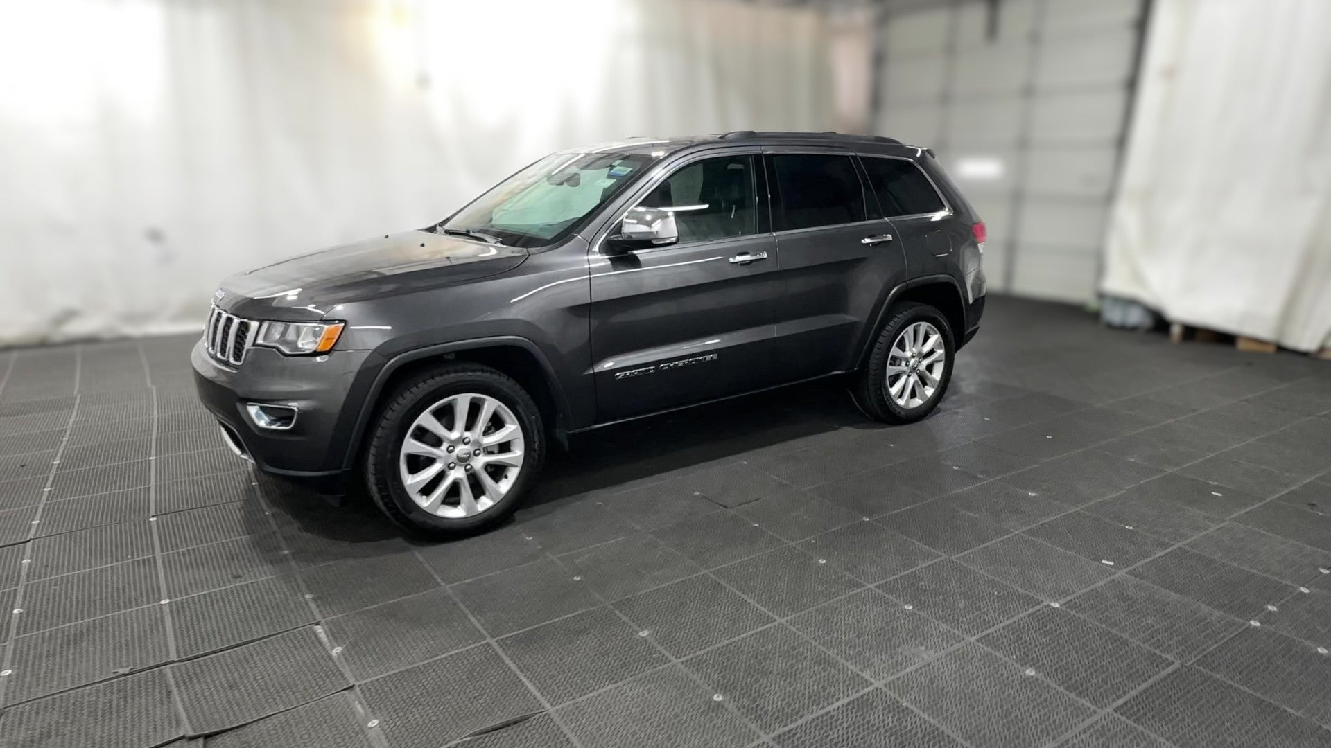 2017 Jeep Grand Cherokee vehicle photo
