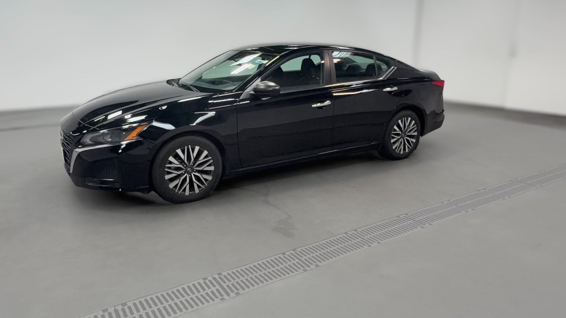 2025 Nissan Altima vehicle photo