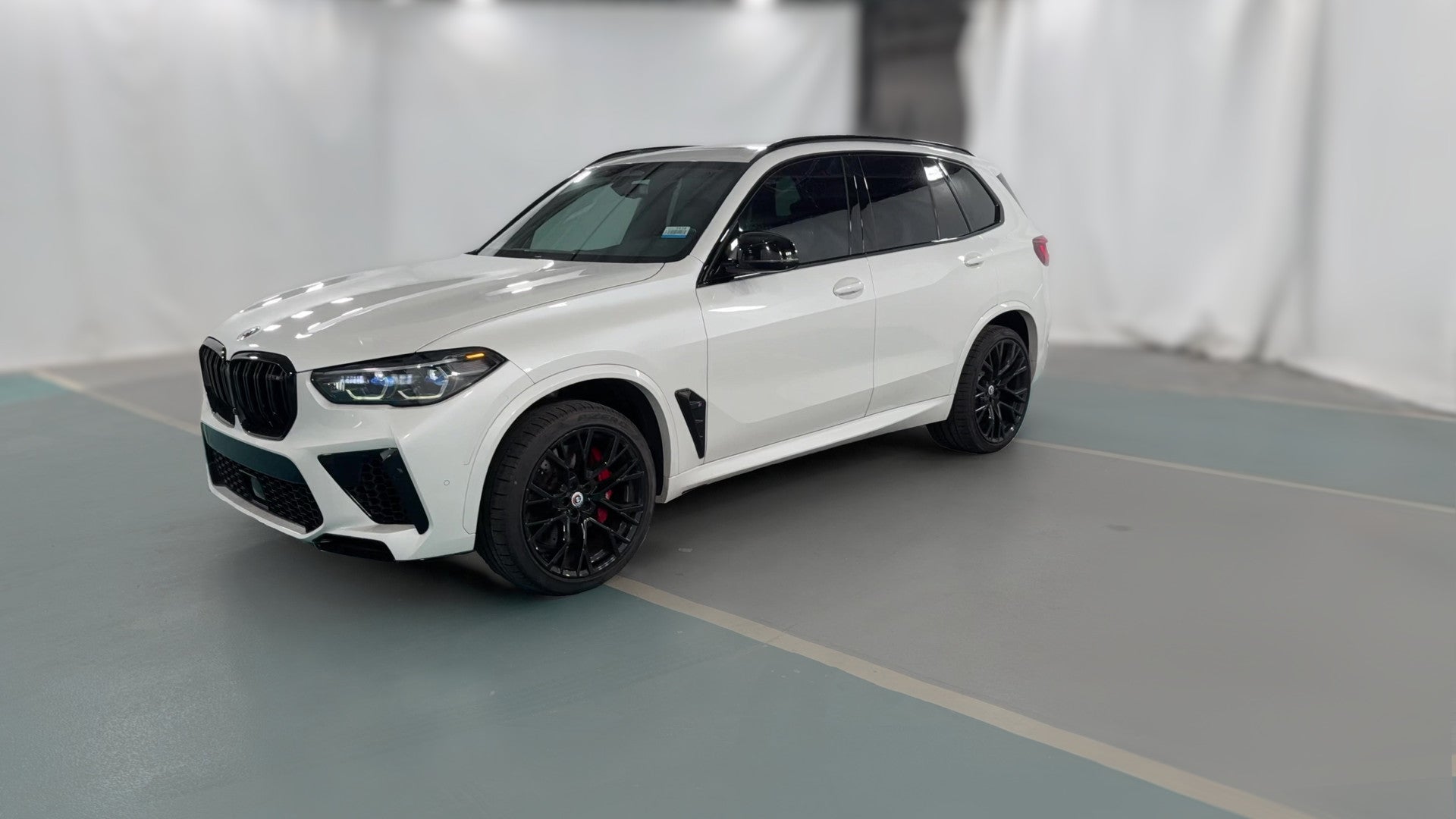 2023 BMW X5 M vehicle photo
