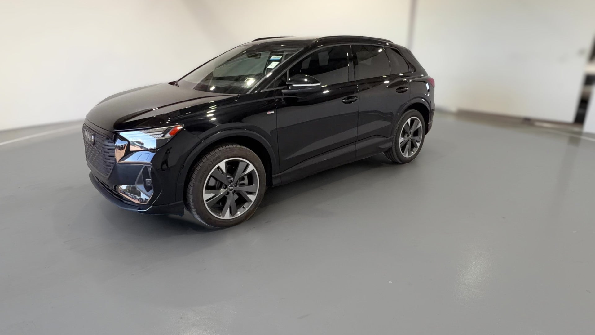 2023 Audi Q4 e-tron vehicle photo