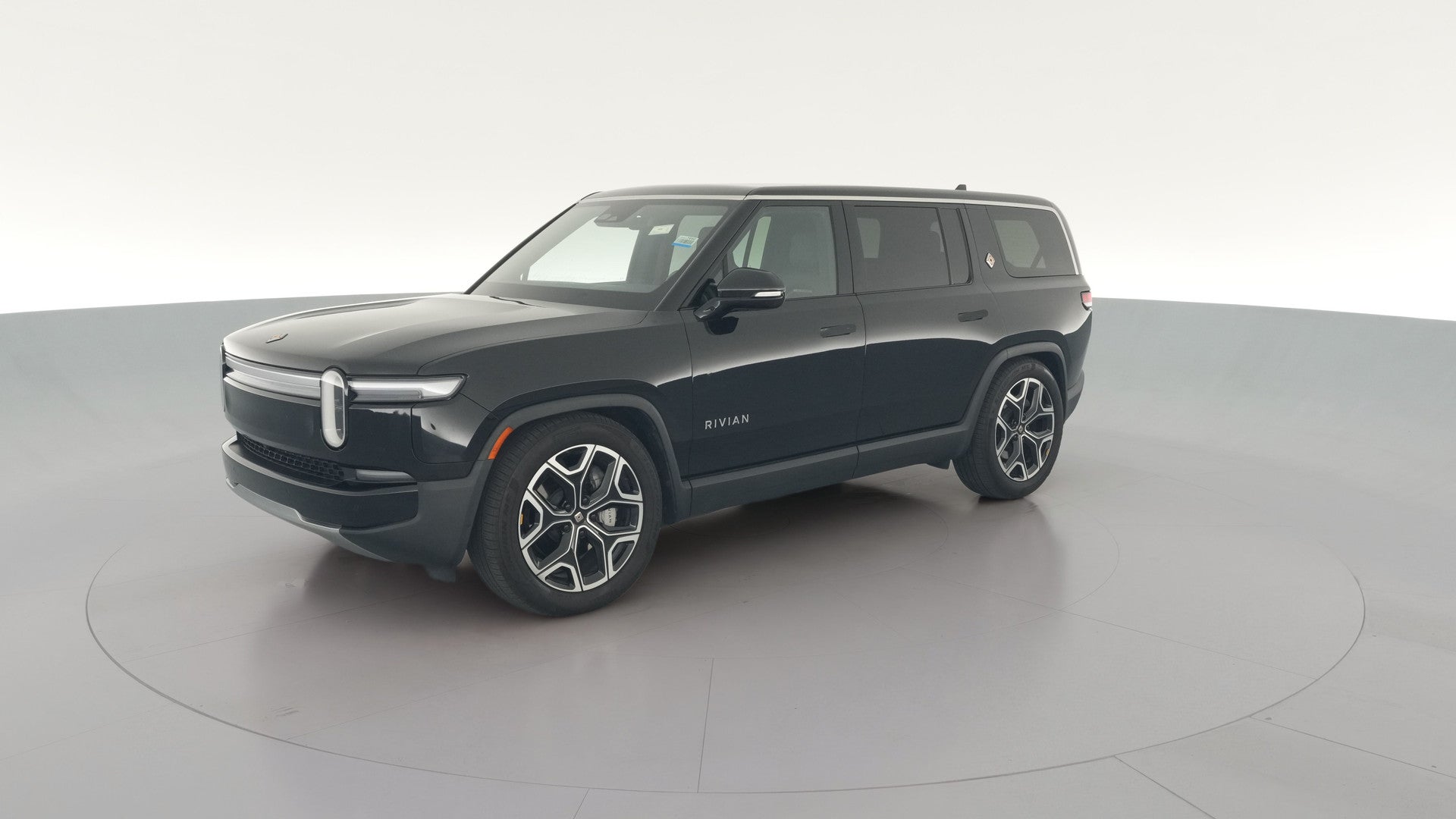 2025 Rivian R1S vehicle photo