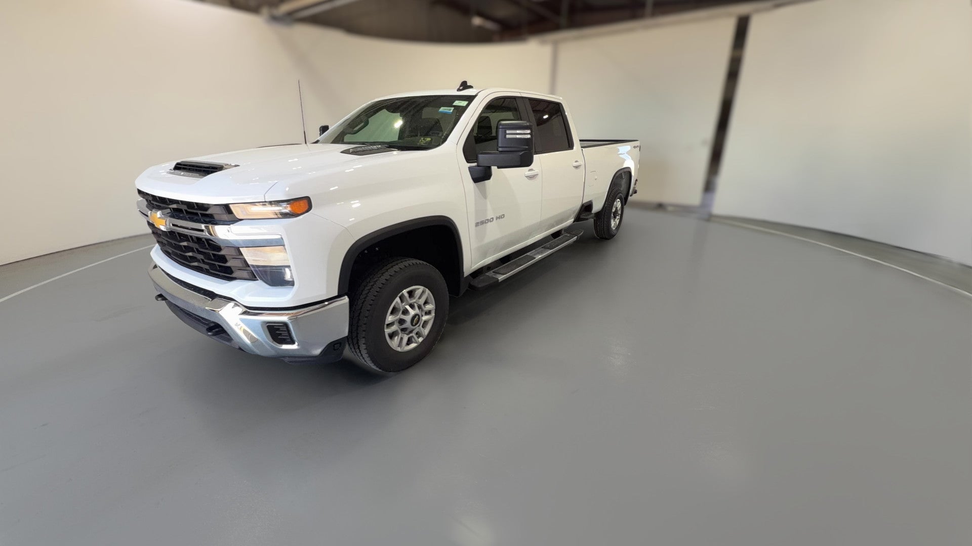 2026 Chevrolet Silverado 2500 HD Crew Cab vehicle photo