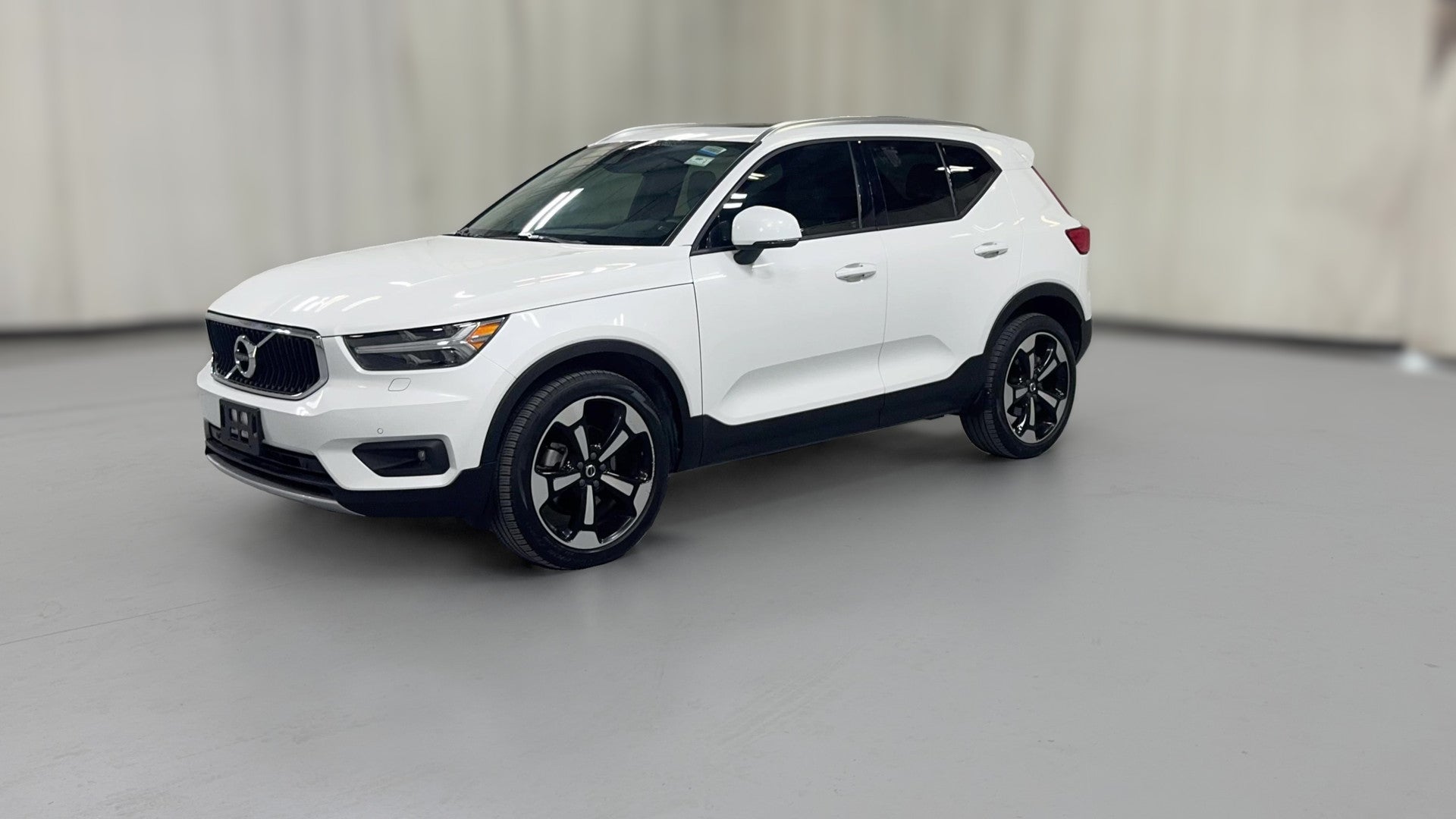 2022 Volvo XC40 vehicle photo
