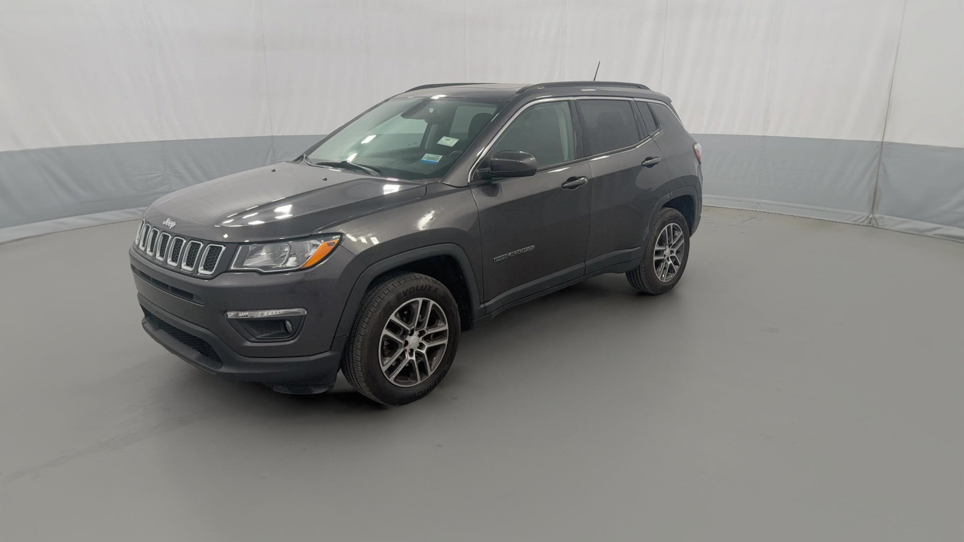 2017 Jeep Compass vehicle photo