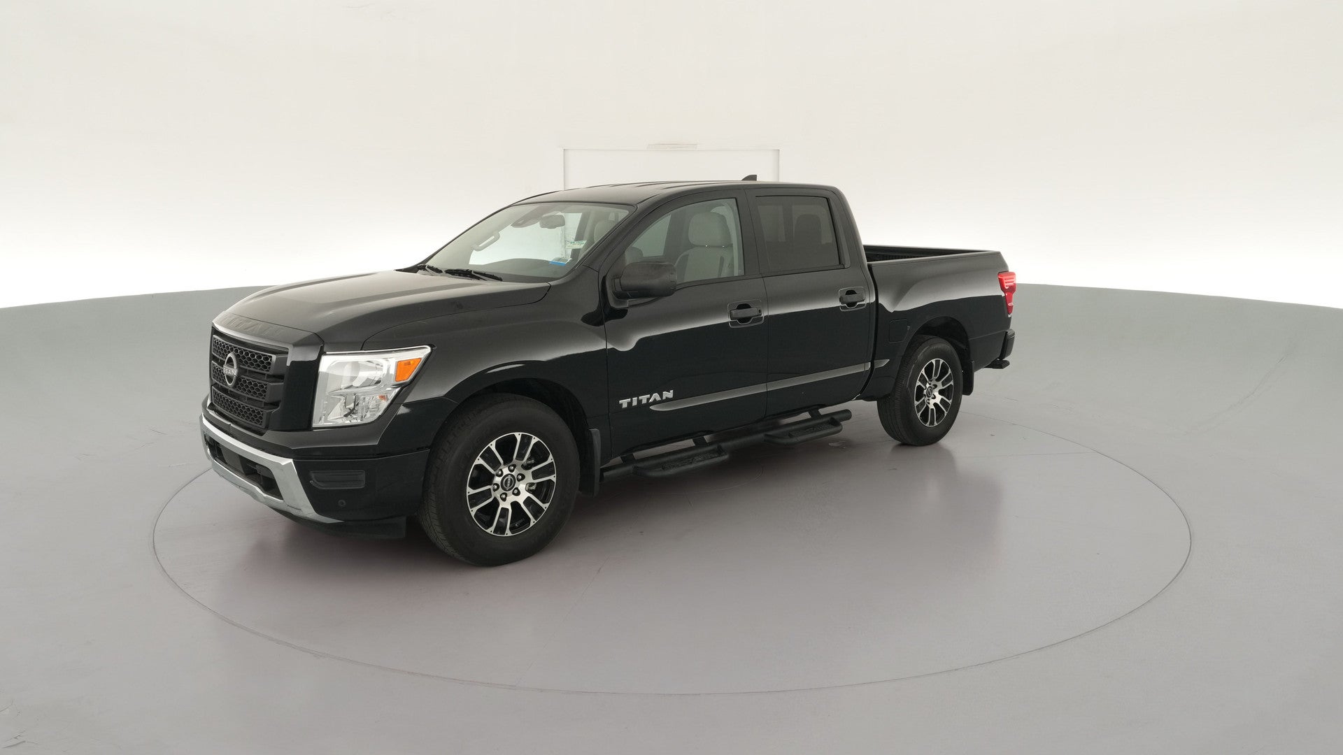 2024 Nissan Titan Crew Cab vehicle photo