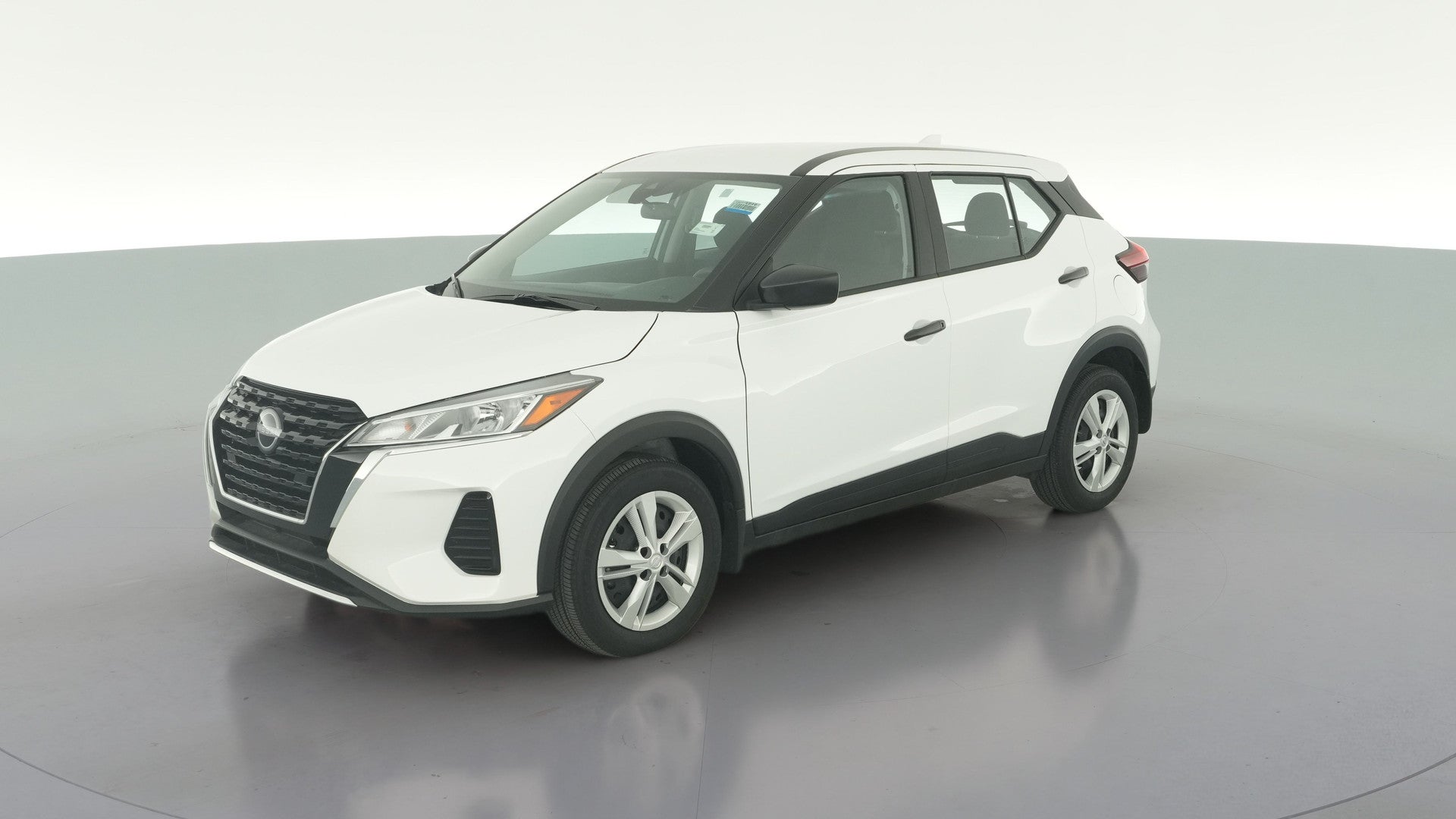 2025 Nissan Kicks Play vehicle photo
