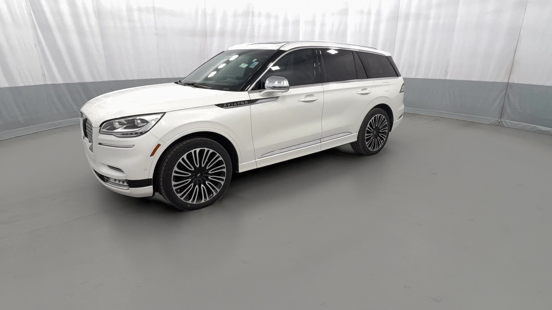 2021 Lincoln Aviator vehicle photo