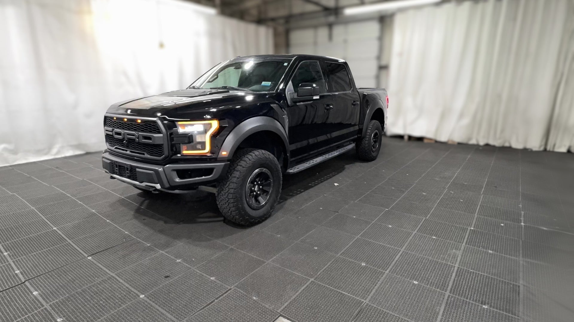 2017 Ford F150 SuperCrew Cab vehicle photo