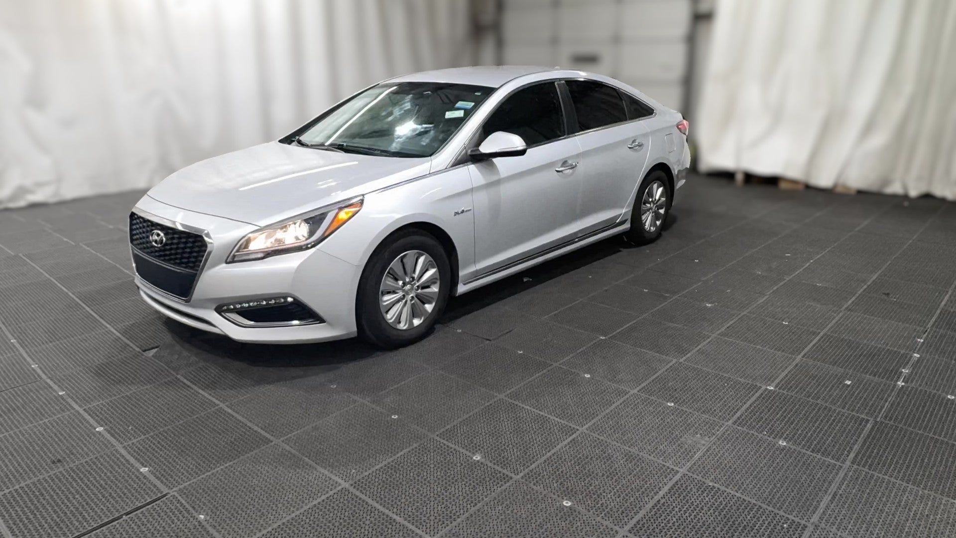 2016 Hyundai Sonata Hybrid vehicle photo