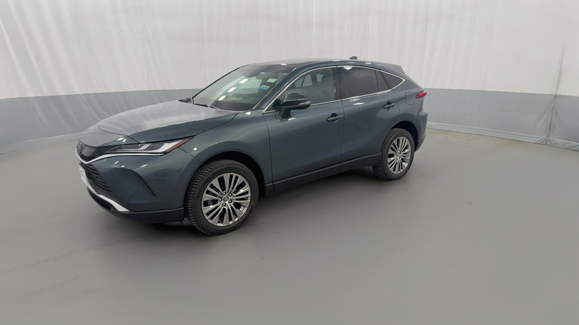 2023 Toyota Venza vehicle photo