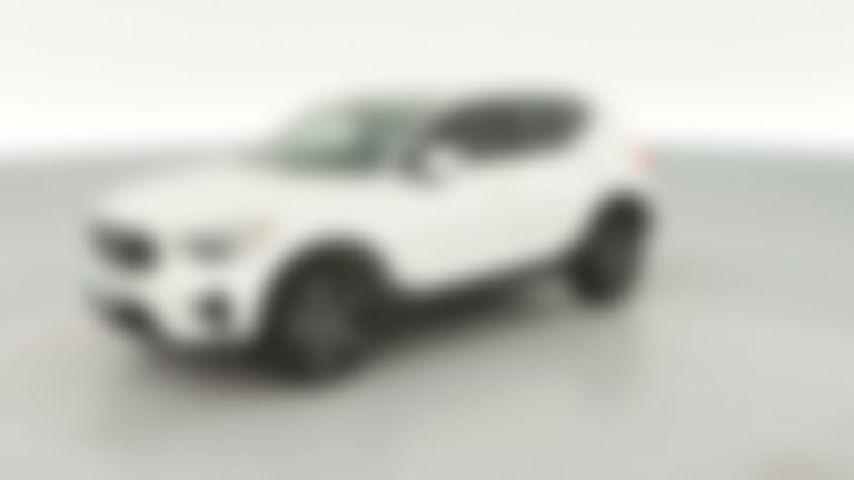 2025 Volvo XC40 vehicle photo