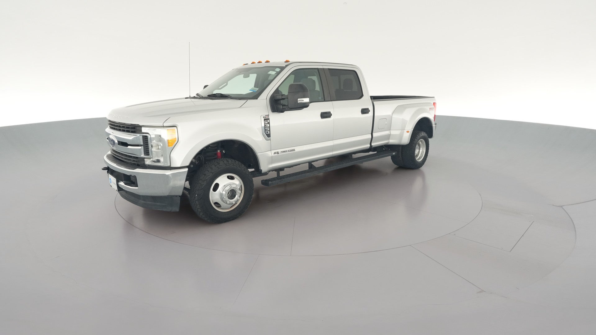 2017 Ford F350 Super Duty Crew Cab vehicle photo