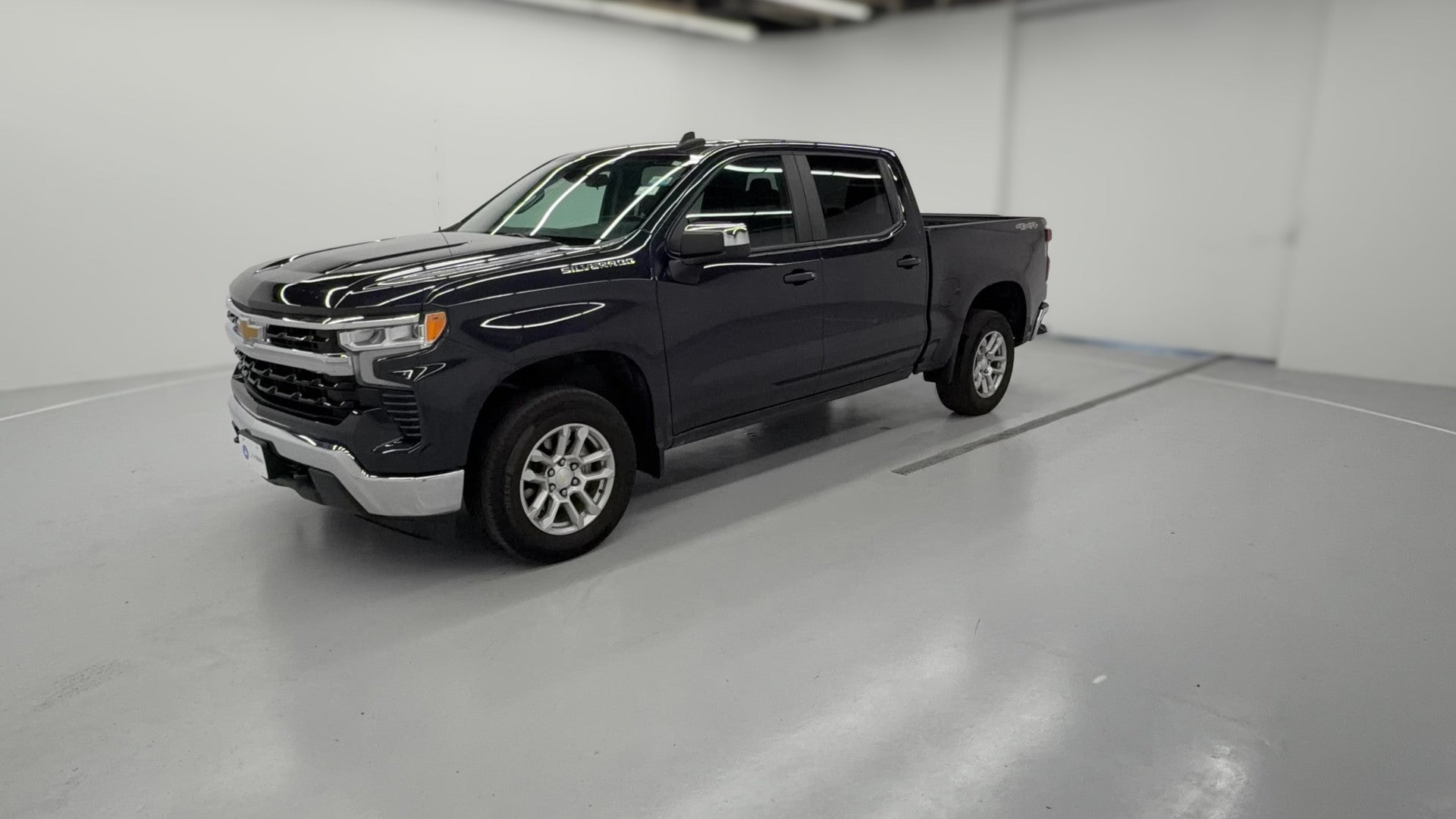 2023 Chevrolet Silverado 1500 Crew Cab vehicle photo
