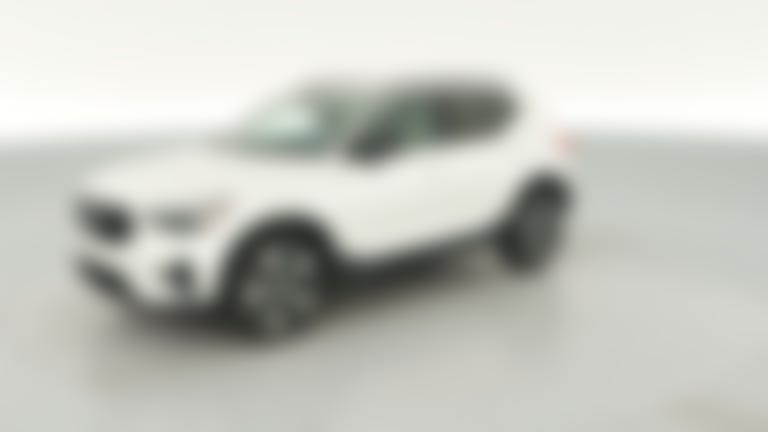 2025 Volvo XC40 vehicle photo