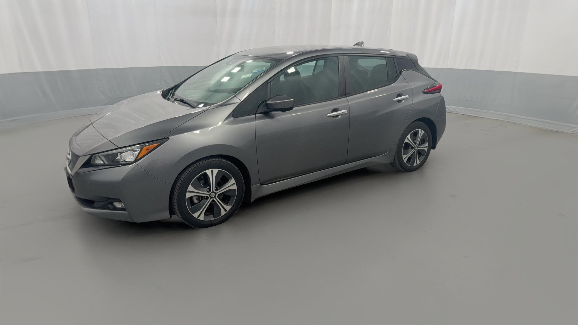 2021 Nissan LEAF vehicle photo