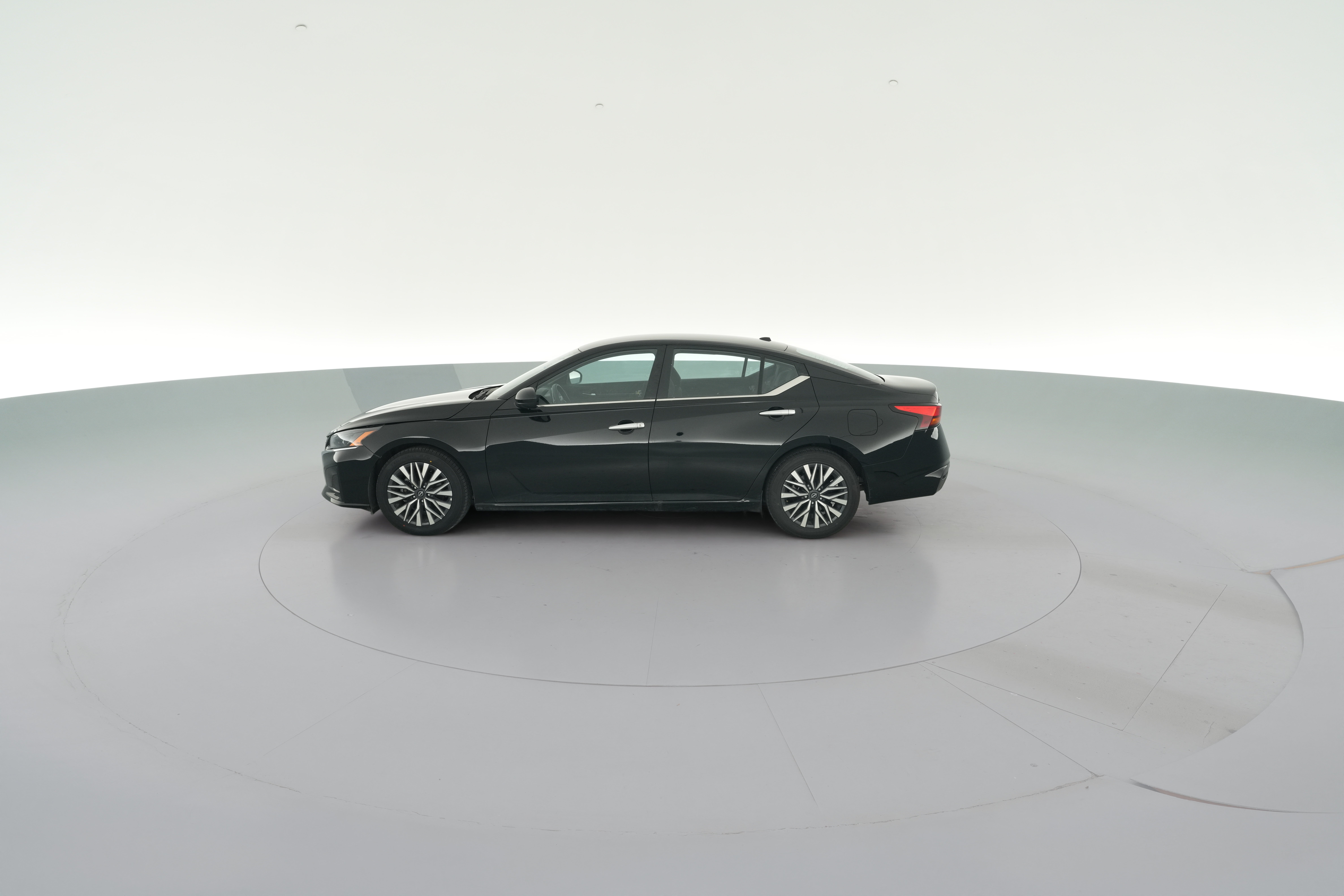 2025 Nissan Altima SV - Photo 26