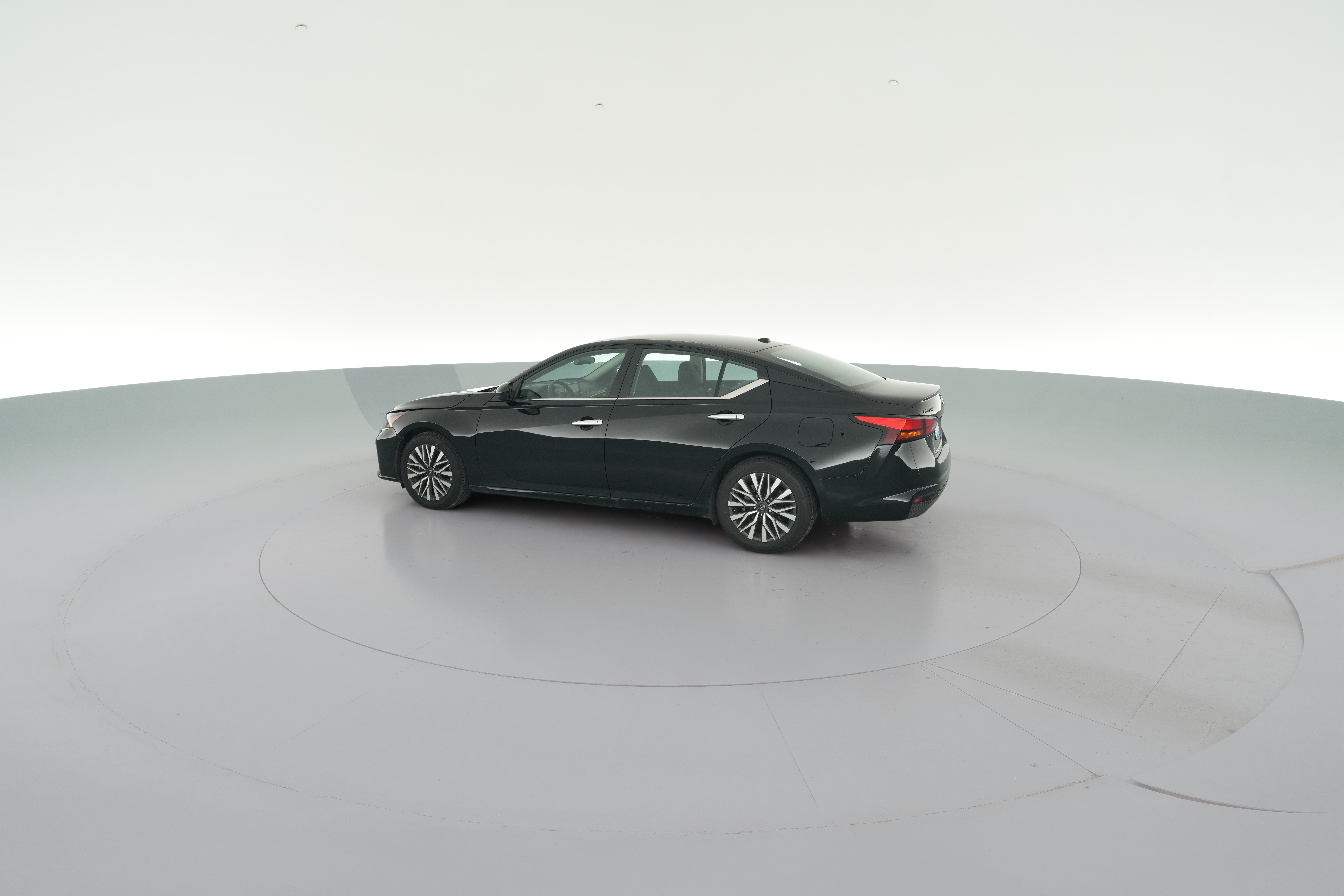 2025 Nissan Altima SV - Photo 27