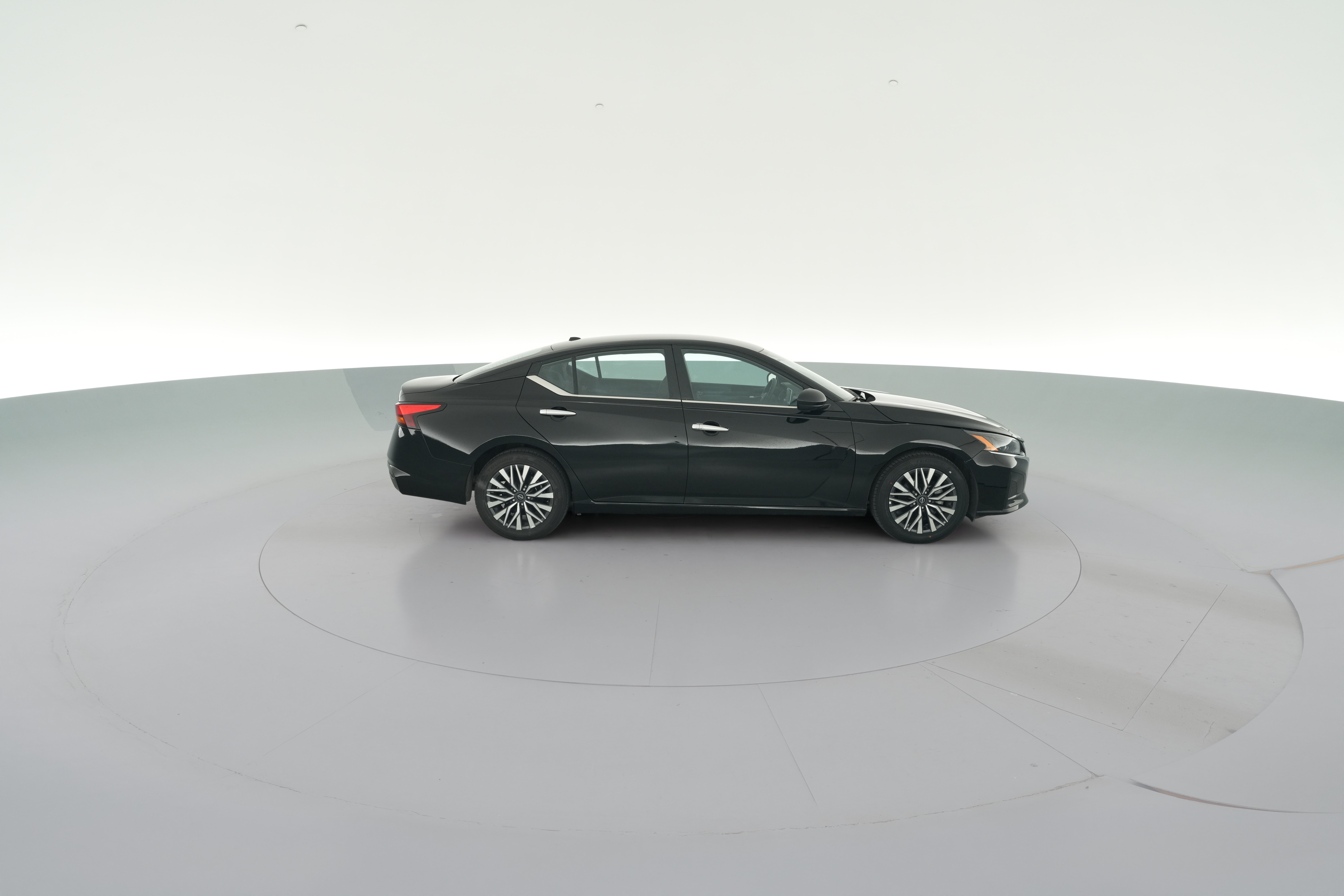 2025 Nissan Altima SV - Photo 34