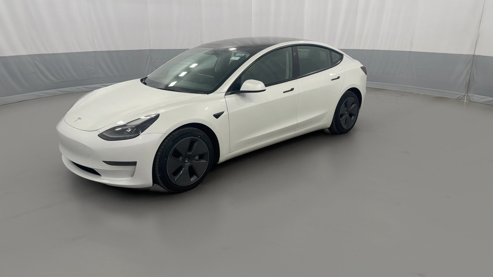 2023 Tesla Model 3 vehicle photo