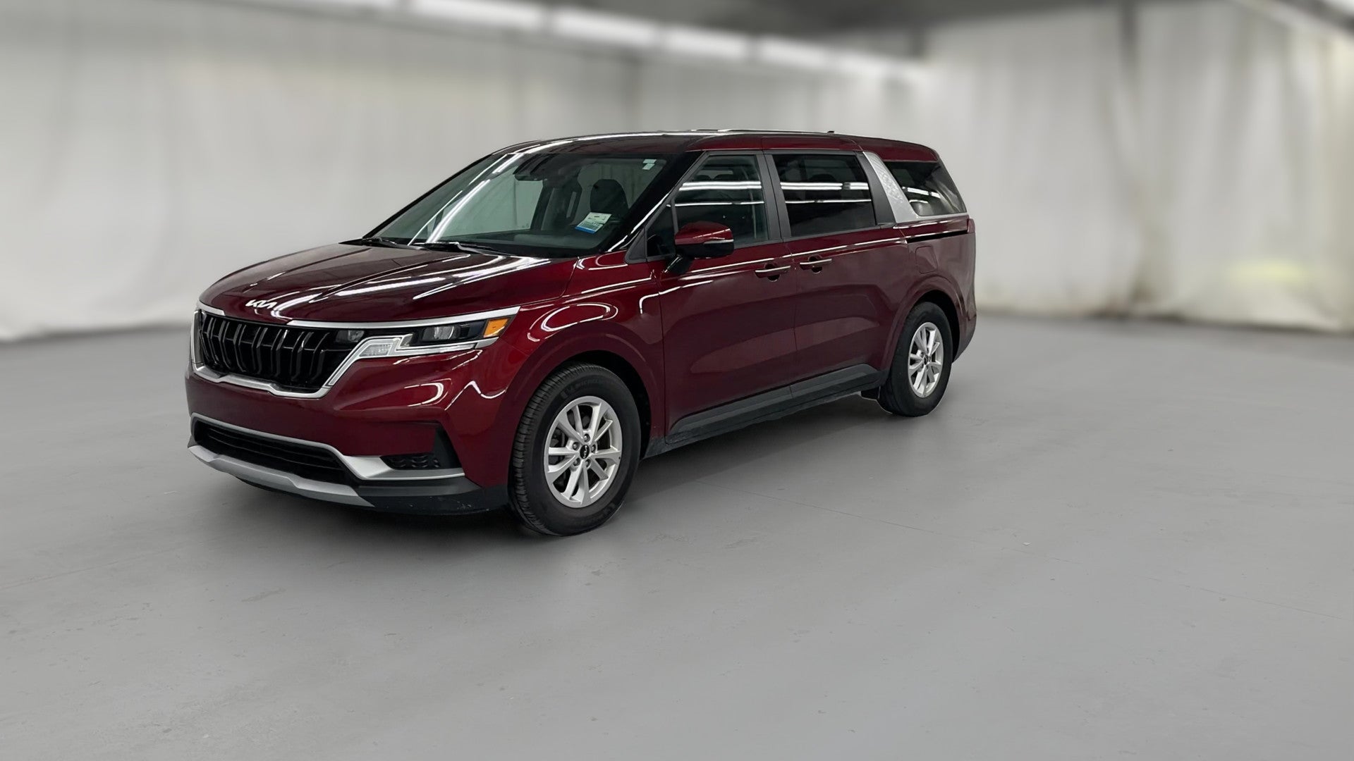 2023 Kia Carnival vehicle photo