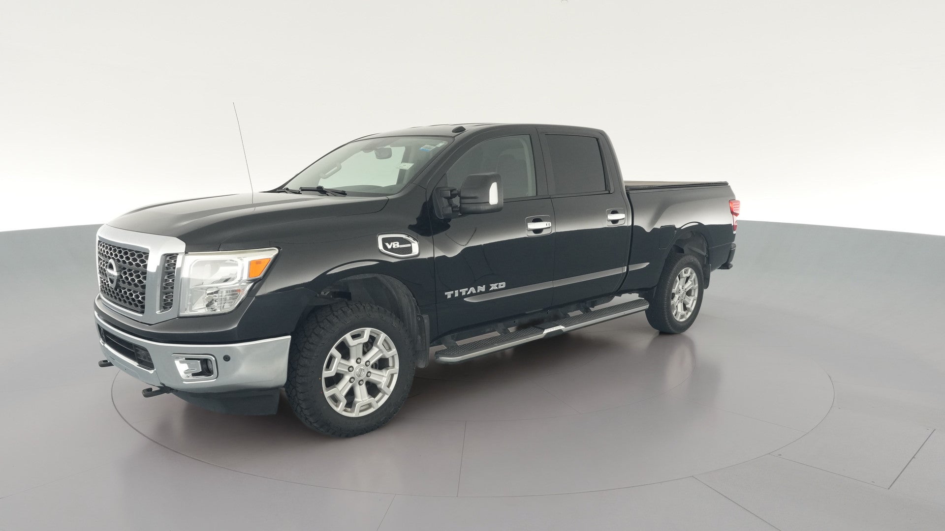 2017 Nissan TITAN XD Crew Cab vehicle photo