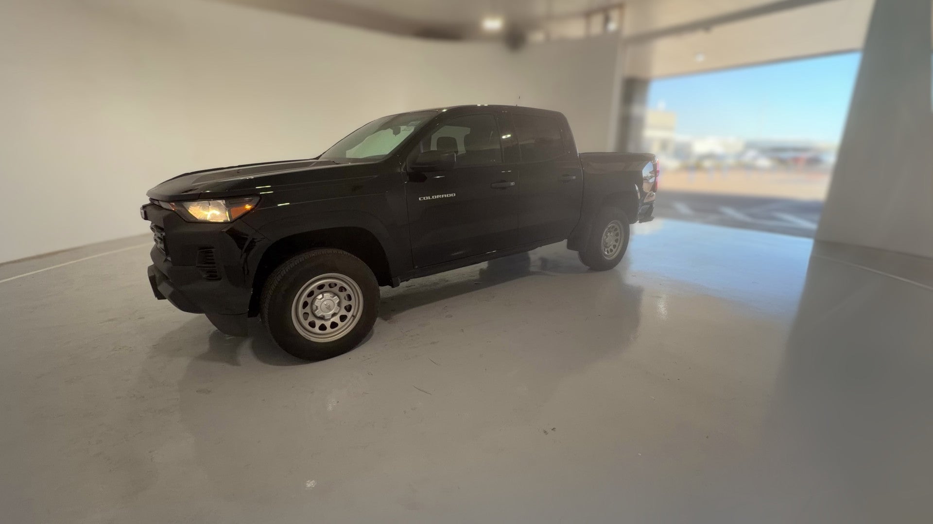 2024 Chevrolet Colorado Crew Cab vehicle photo