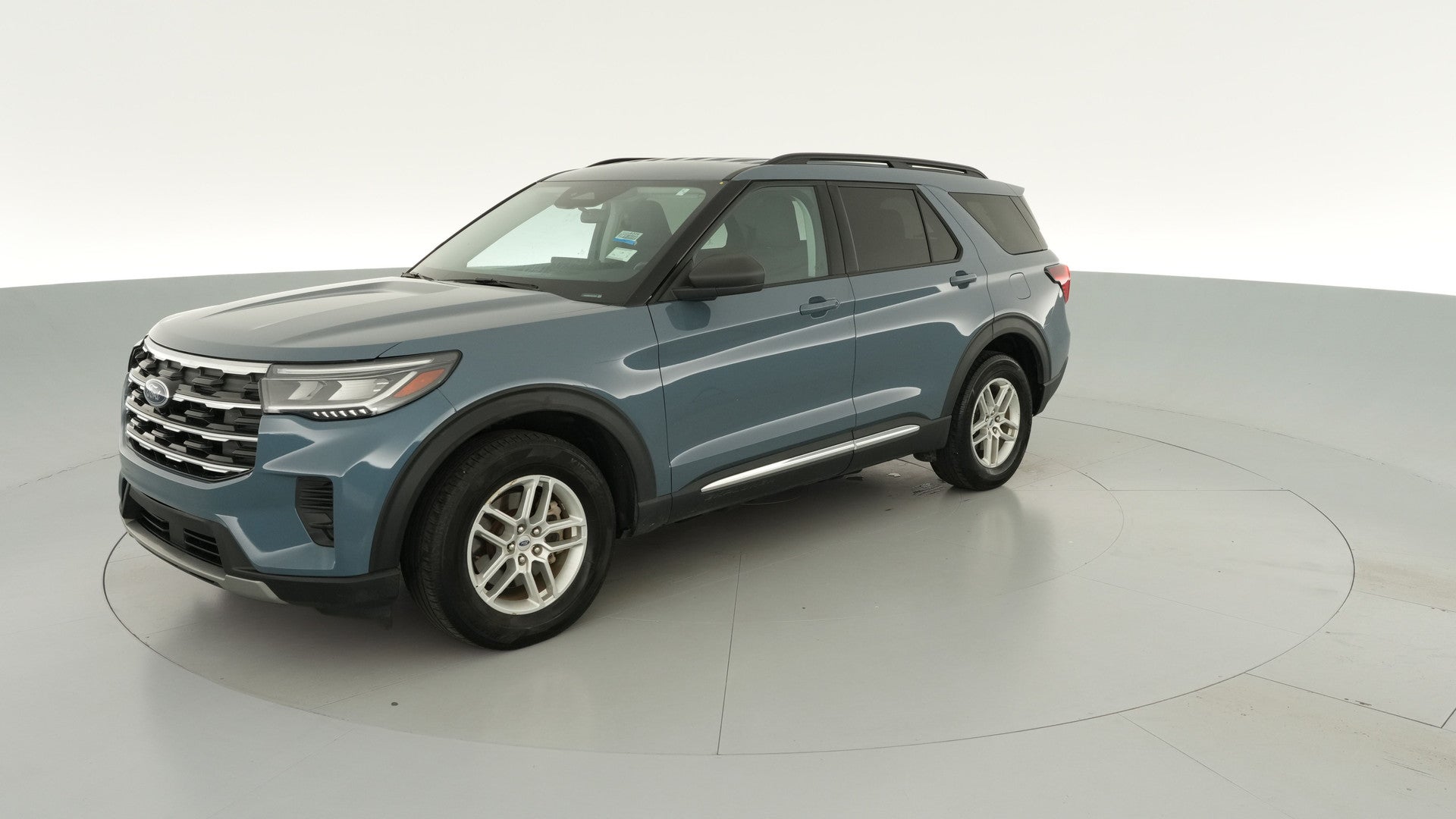 2025 Ford Explorer vehicle photo