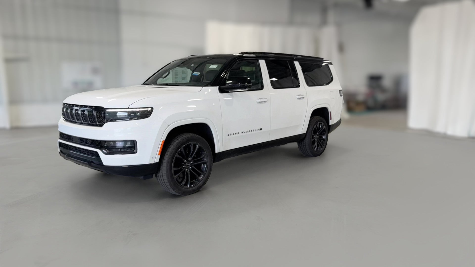 2024 Jeep Grand Wagoneer L vehicle photo