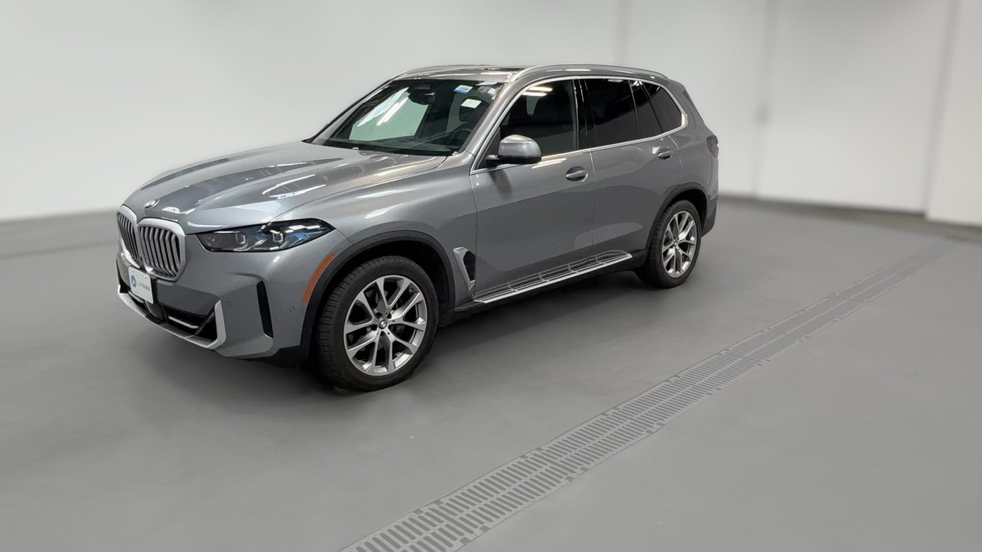 2025 BMW X5 vehicle photo