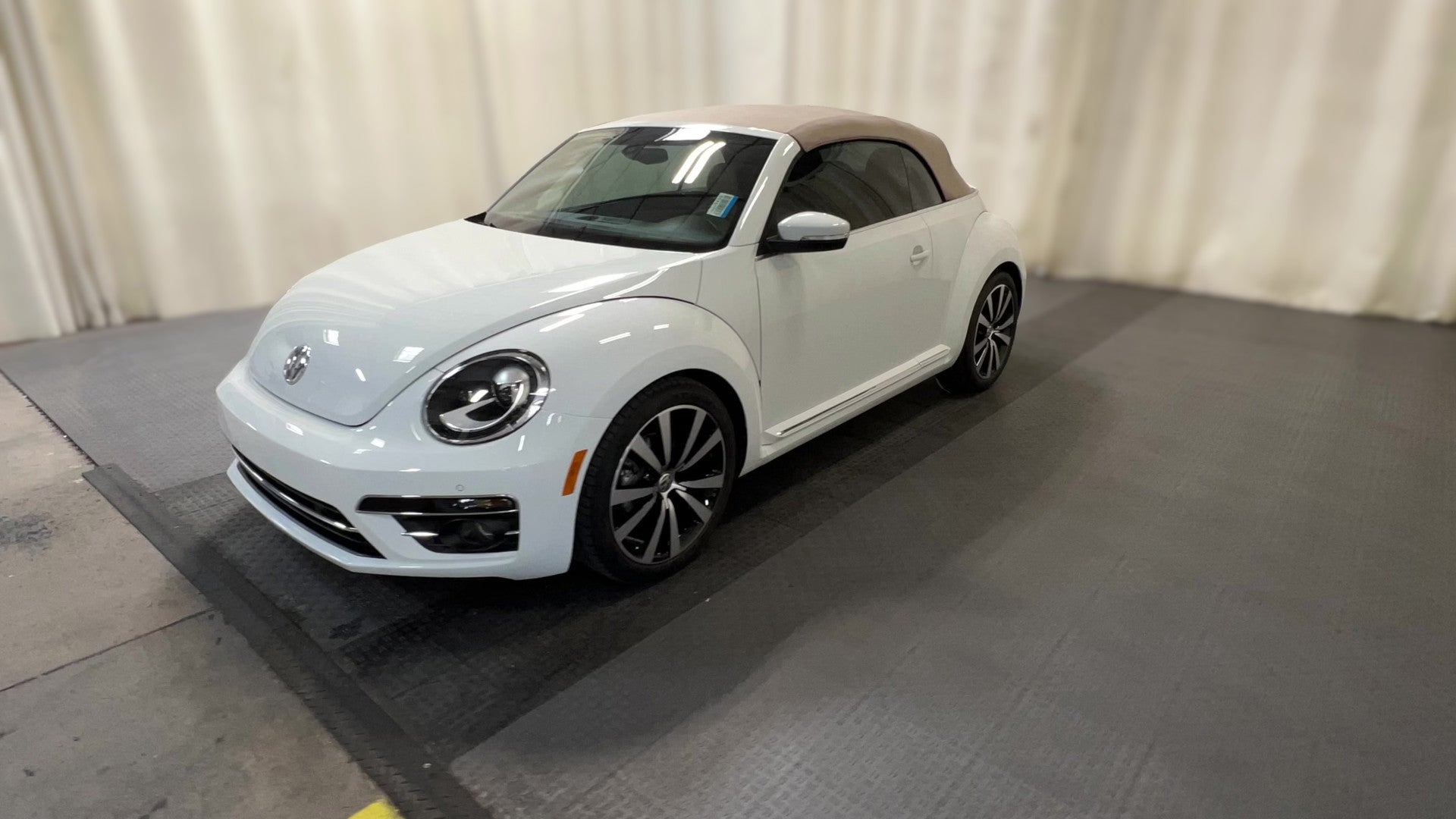 2019 Volkswagen Beetle vehicle photo