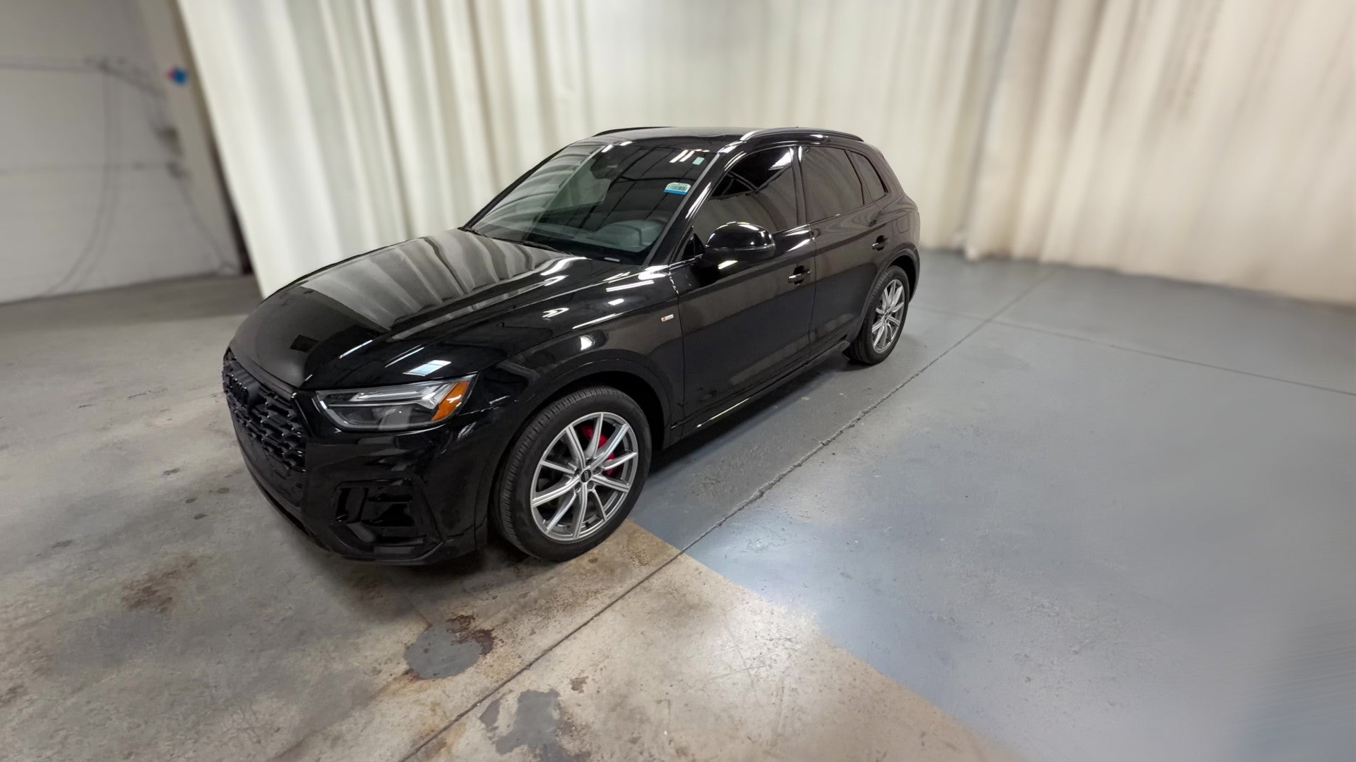 2024 Audi Q5 vehicle photo