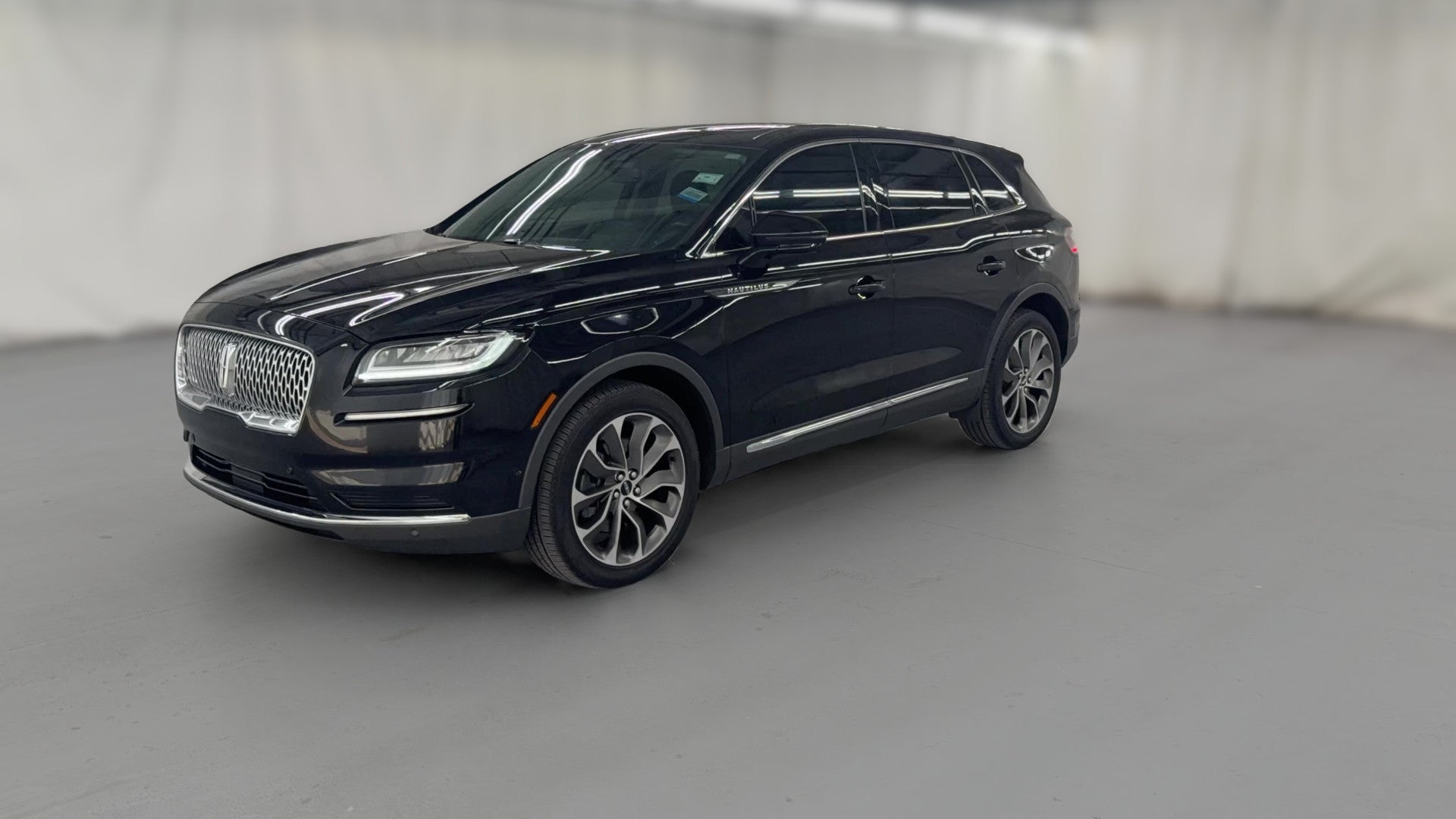2021 Lincoln Nautilus vehicle photo