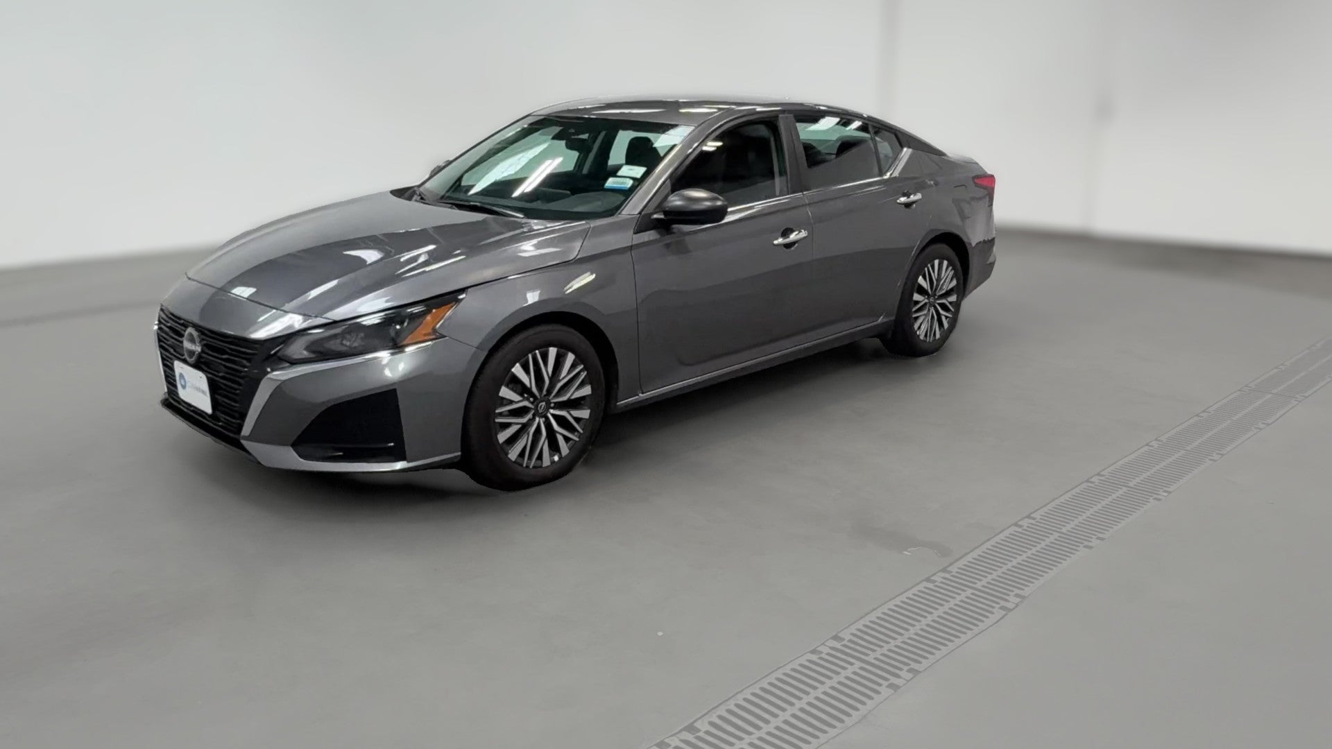 2025 Nissan Altima vehicle photo