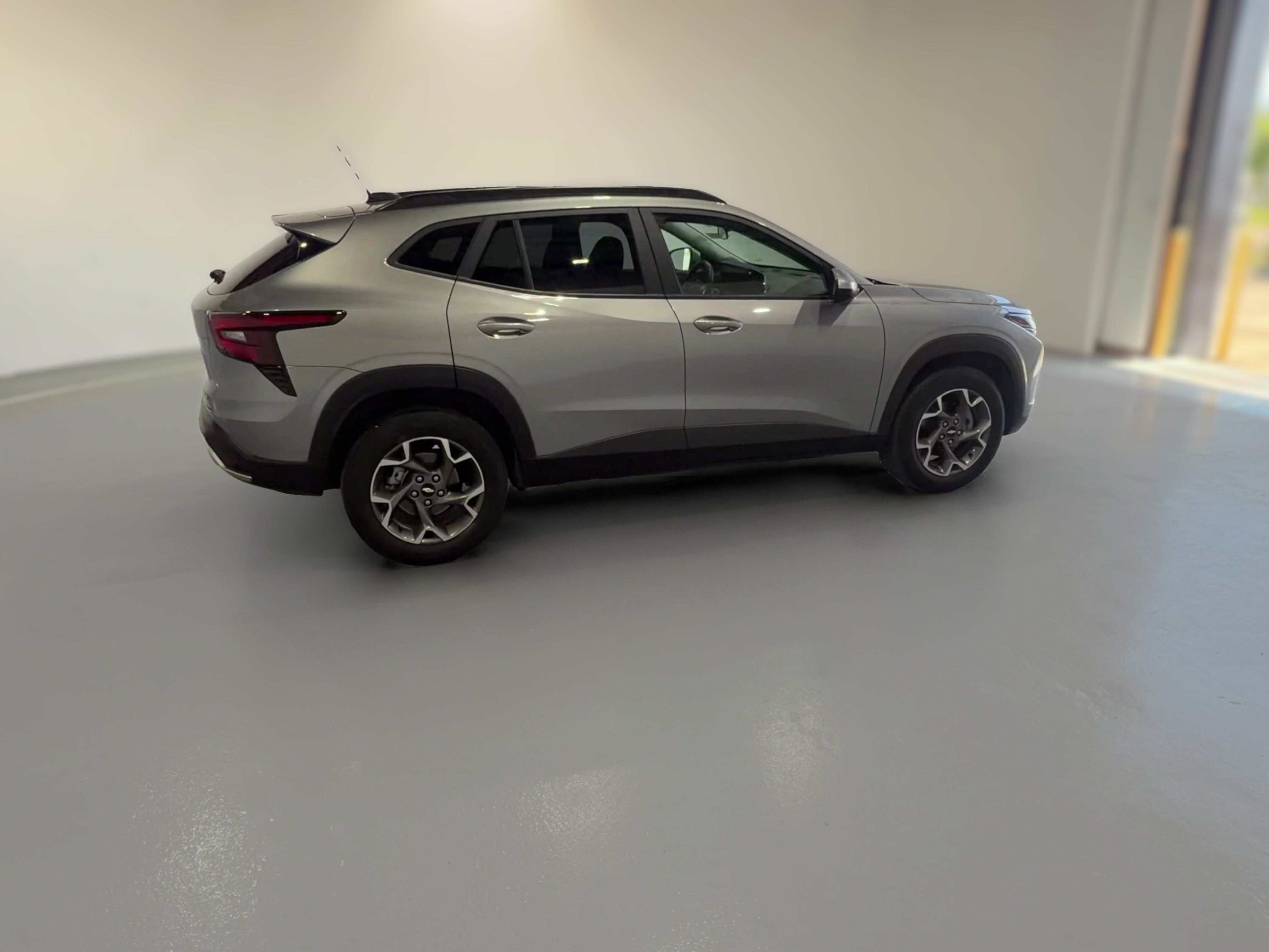 2025 Chevrolet Trax LT - Photo 32