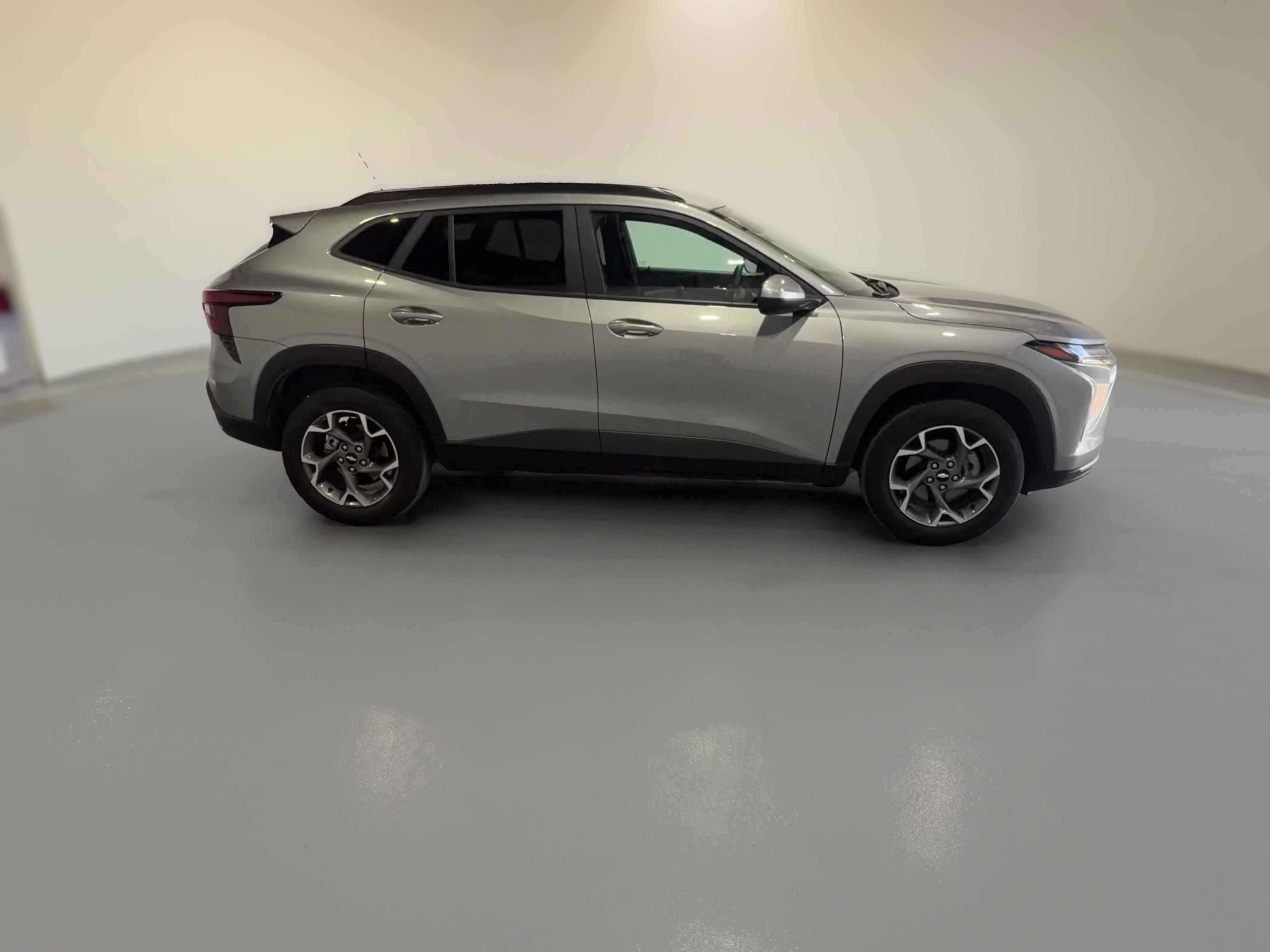 2025 Chevrolet Trax LT - Photo 33