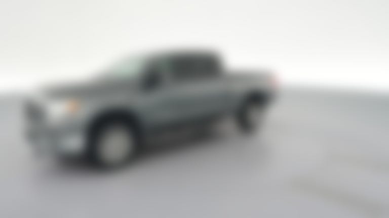 2017 Nissan TITAN XD Crew Cab vehicle photo