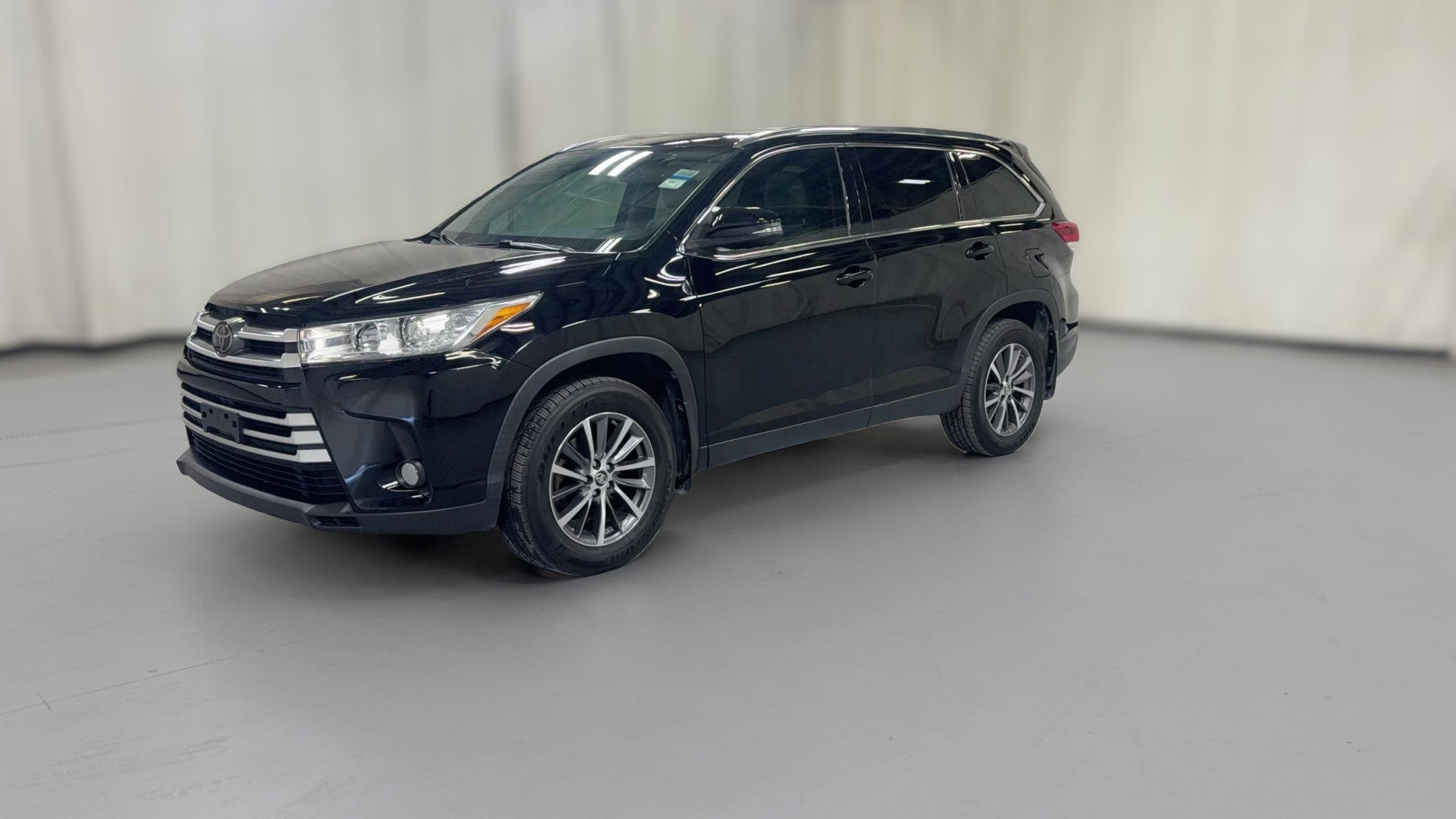 2019 Toyota Highlander vehicle photo