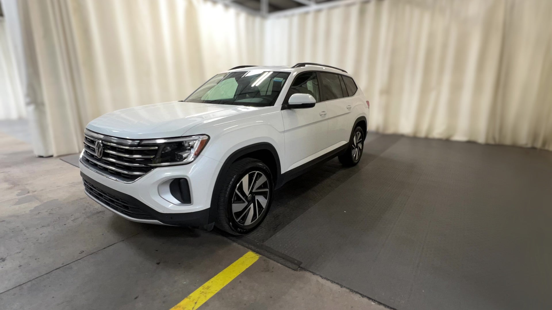 2026 Volkswagen Atlas vehicle photo