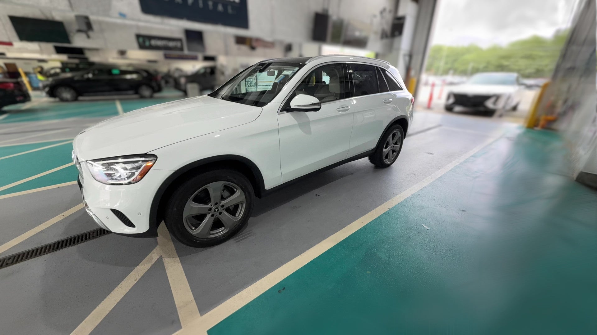 2021 Mercedes-Benz GLC vehicle photo