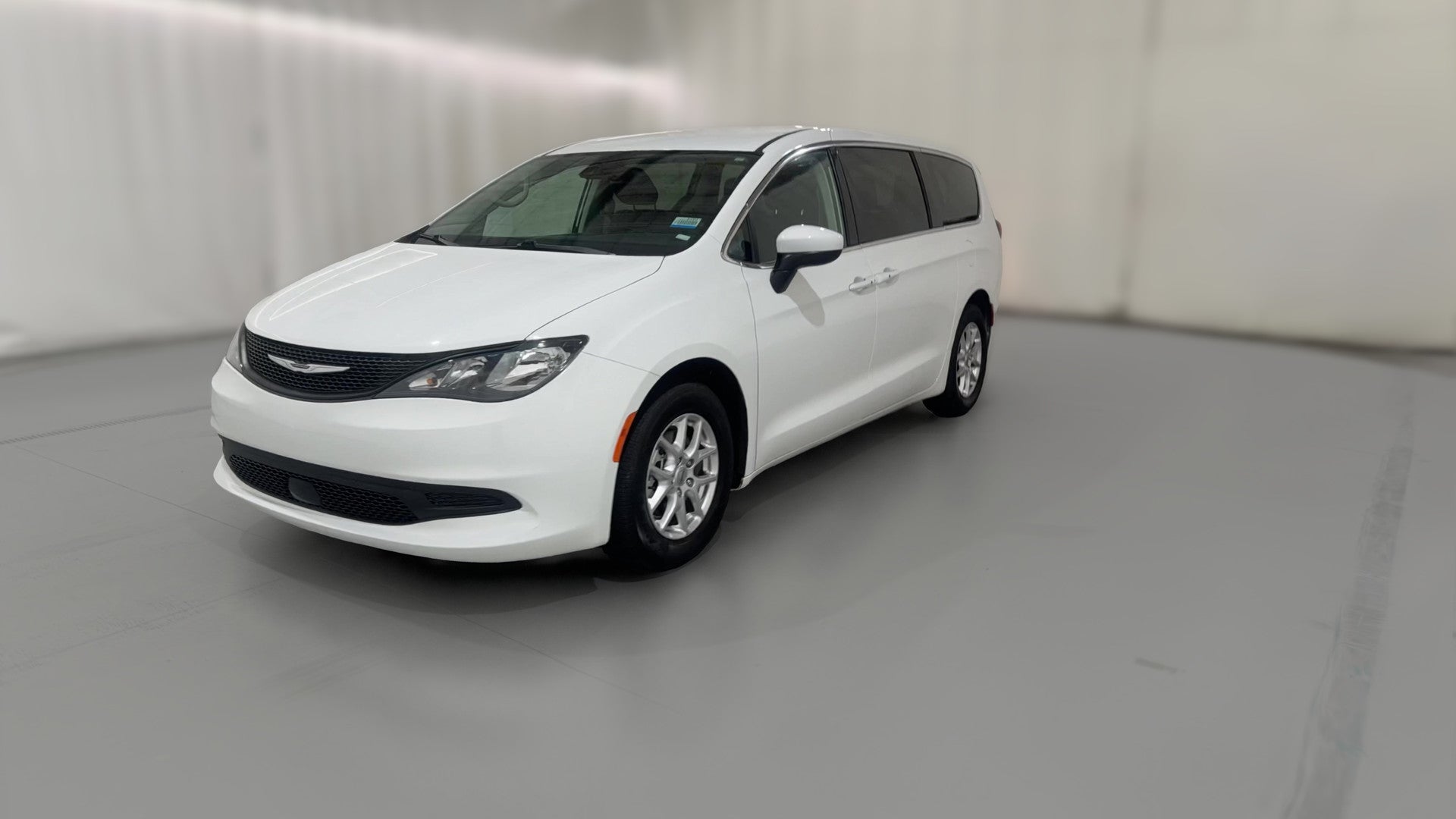 2023 Chrysler Voyager vehicle photo